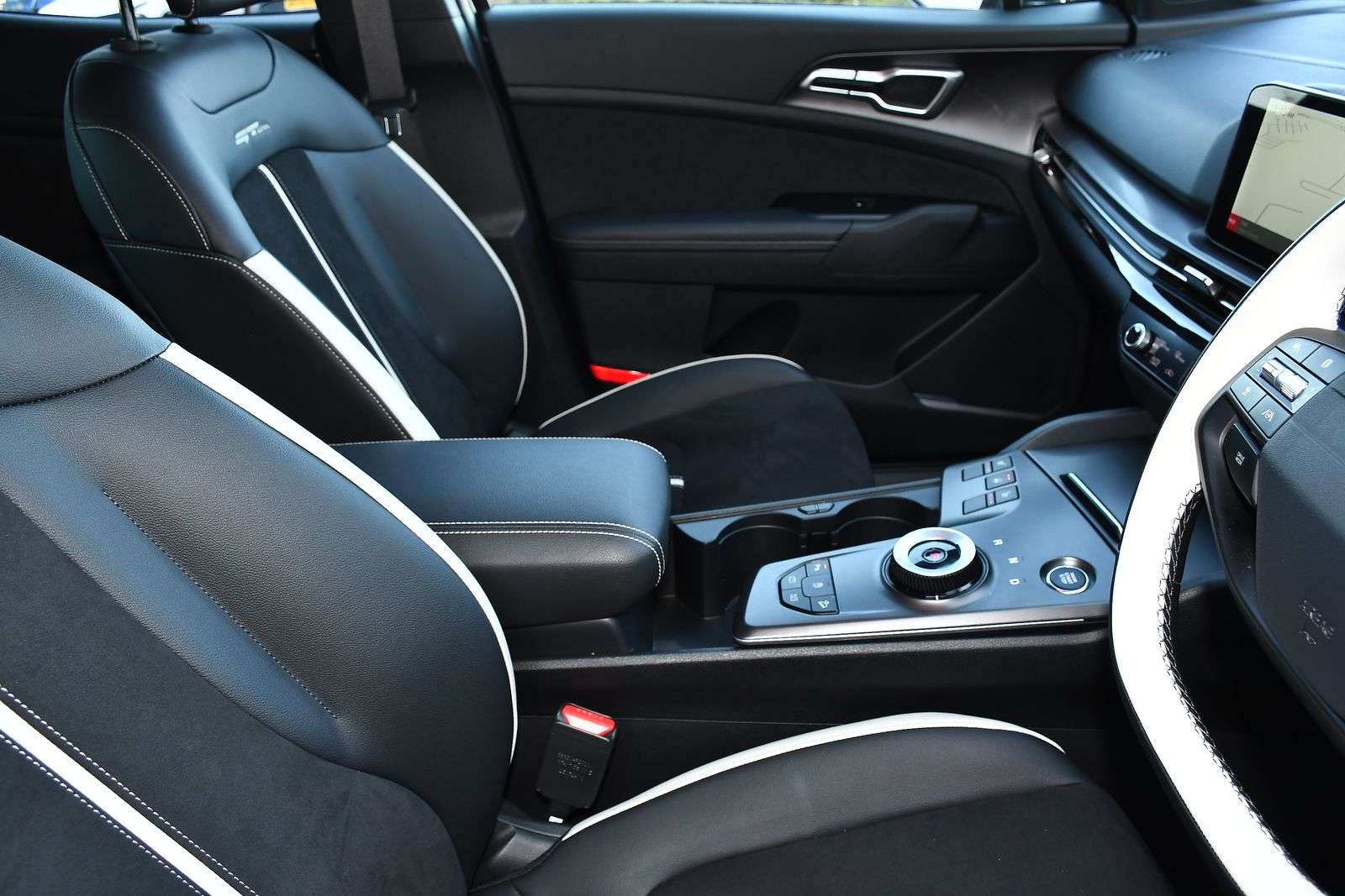 2025 KIA SPORTAGE 2025 KIA SPORTAGE