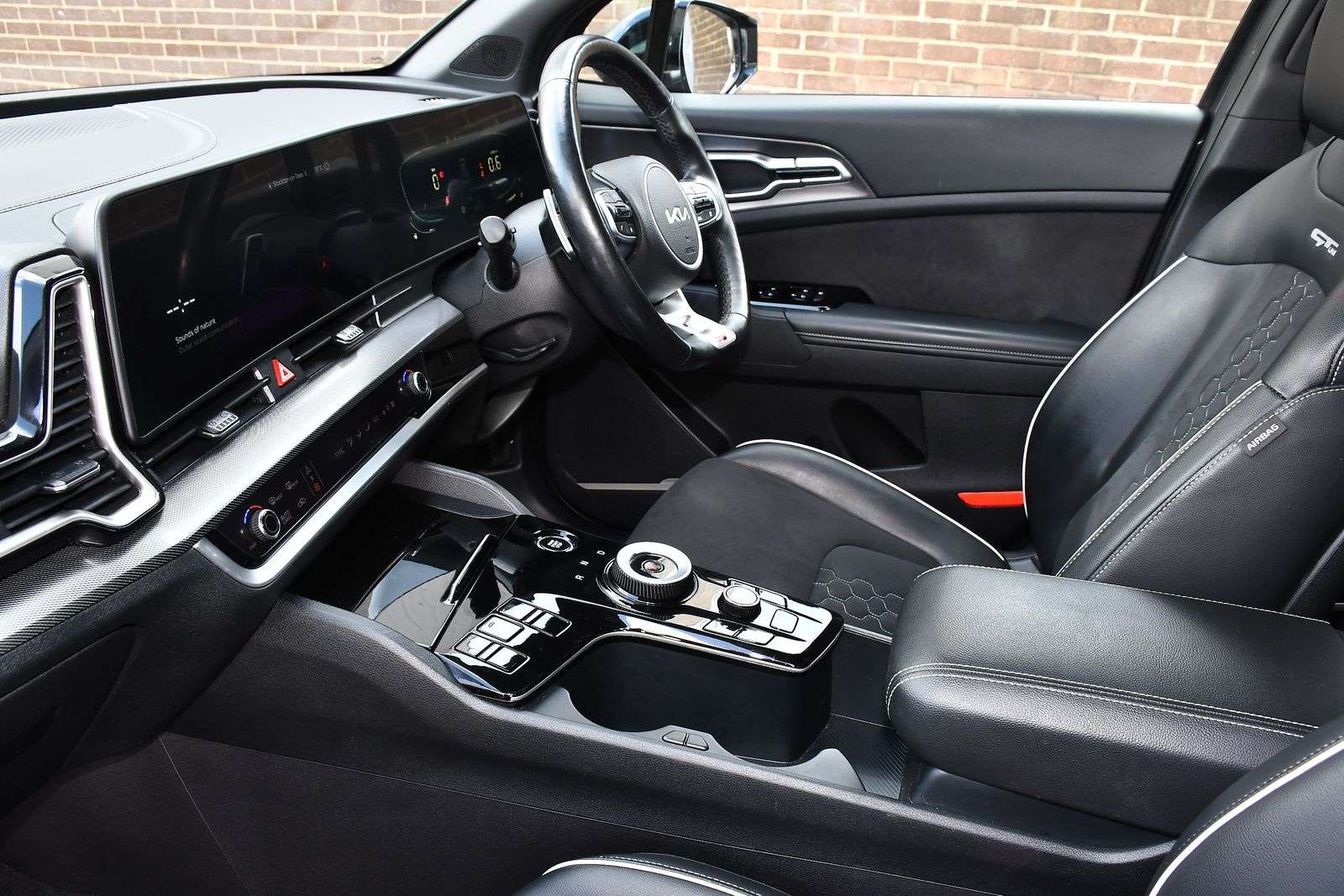 A 2023 KIA SPORTAGE 1.6 T-GDi MHEV GT-Line SUV 5dr Petrol Hybrid DCT Euro 6 (s/s) (148 bhp) A 2023 KIA SPORTAGE 1.6 T-GDi MHEV GT-Line SUV 5dr Petrol Hybrid DCT Euro 6 (s/s) (148 bhp)