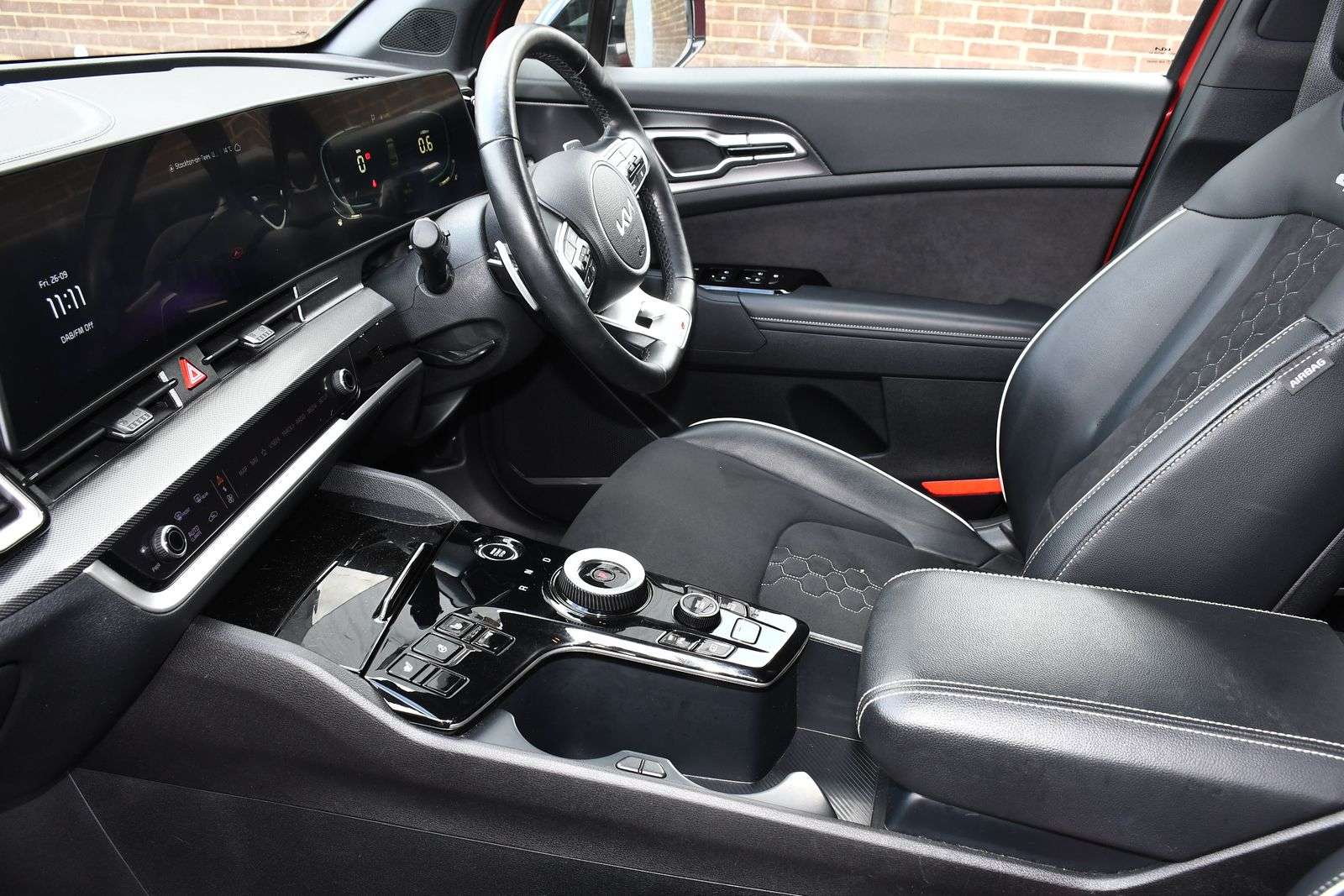 A 2023 KIA SPORTAGE 1.6 T-GDi MHEV GT-Line SUV 5dr Petrol Hybrid DCT Euro 6 (s/s) (148 bhp) A 2023 KIA SPORTAGE 1.6 T-GDi MHEV GT-Line SUV 5dr Petrol Hybrid DCT Euro 6 (s/s) (148 bhp)