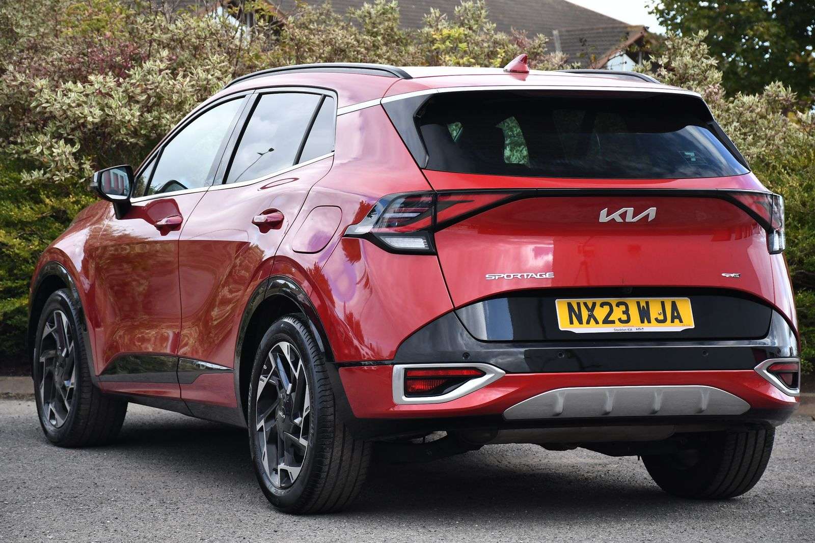 A 2023 KIA SPORTAGE 1.6 T-GDi MHEV GT-Line SUV 5dr Petrol Hybrid DCT Euro 6 (s/s) (148 bhp) A 2023 KIA SPORTAGE 1.6 T-GDi MHEV GT-Line SUV 5dr Petrol Hybrid DCT Euro 6 (s/s) (148 bhp)