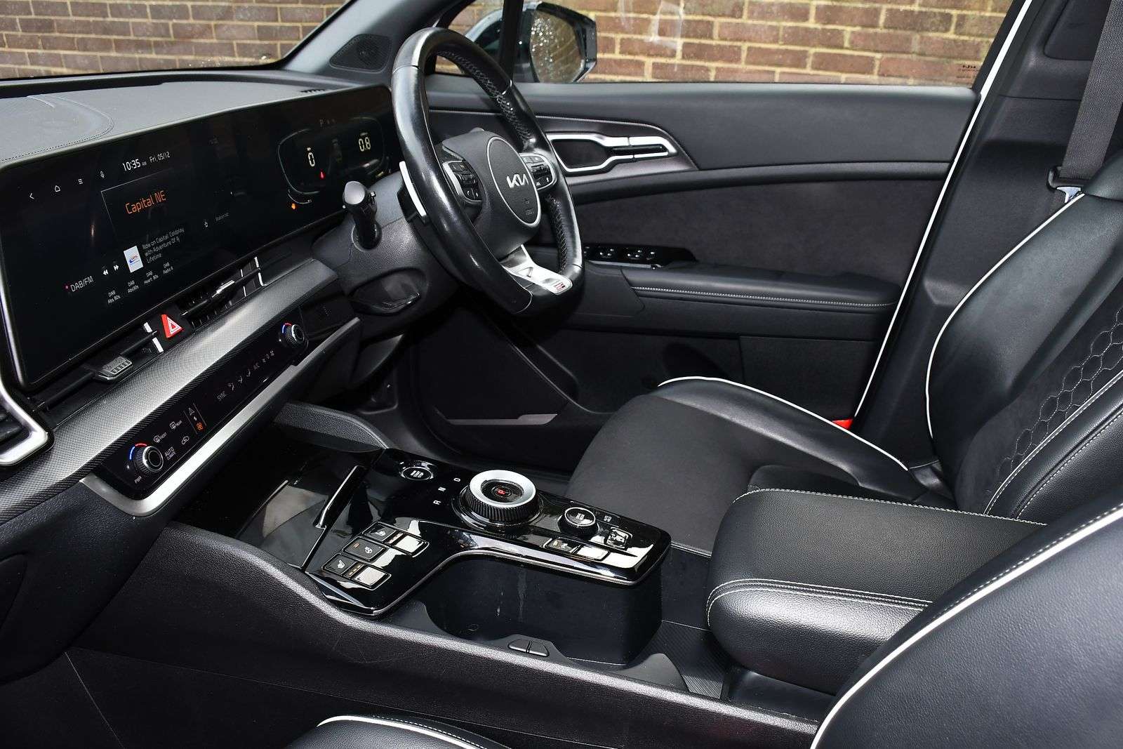 A 2023 KIA SPORTAGE 1.6 T-GDi MHEV GT-Line SUV 5dr Petrol Hybrid DCT Euro 6 (s/s) (148 bhp) A 2023 KIA SPORTAGE 1.6 T-GDi MHEV GT-Line SUV 5dr Petrol Hybrid DCT Euro 6 (s/s) (148 bhp)