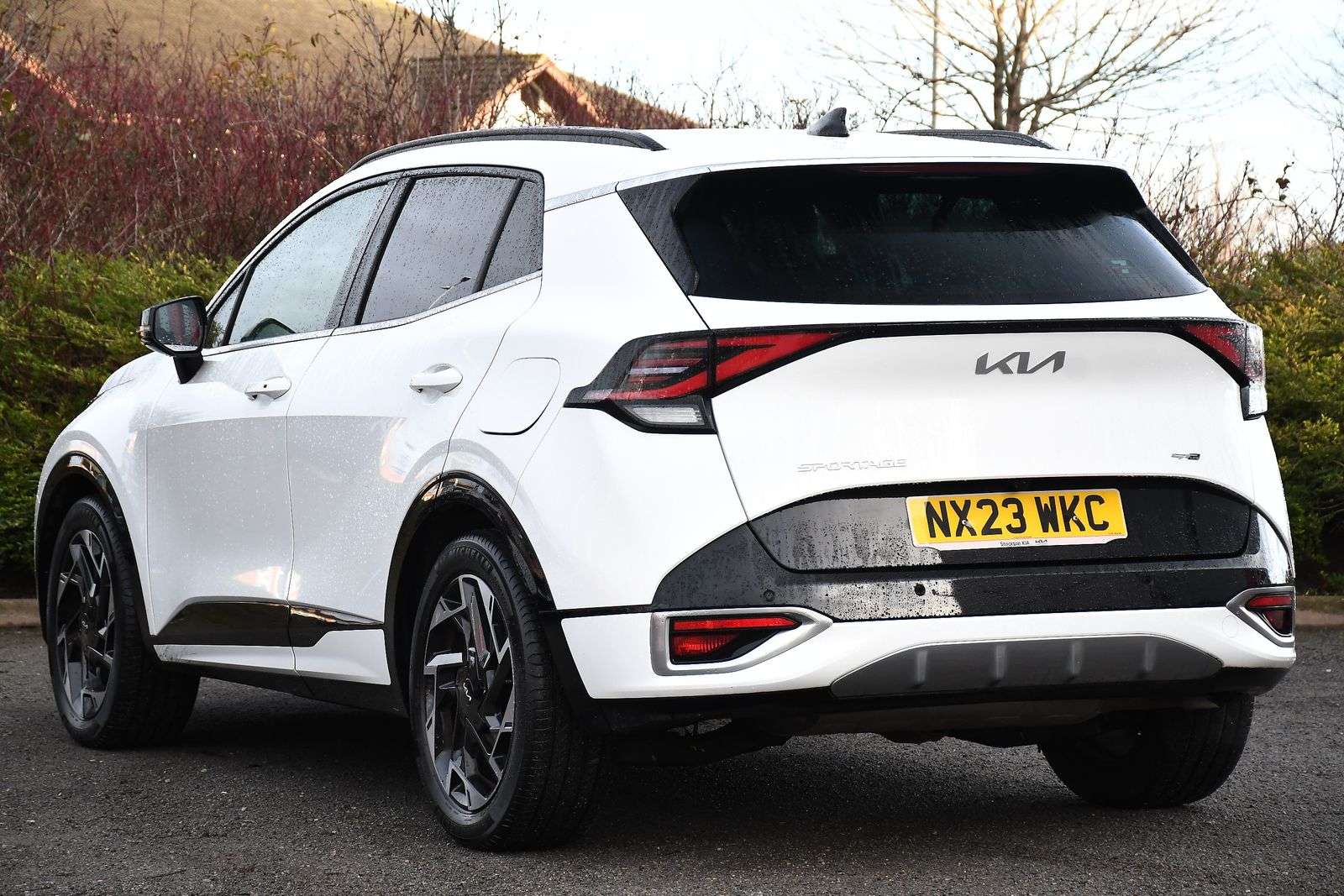 A 2023 KIA SPORTAGE 1.6 T-GDi MHEV GT-Line SUV 5dr Petrol Hybrid DCT Euro 6 (s/s) (148 bhp) A 2023 KIA SPORTAGE 1.6 T-GDi MHEV GT-Line SUV 5dr Petrol Hybrid DCT Euro 6 (s/s) (148 bhp)