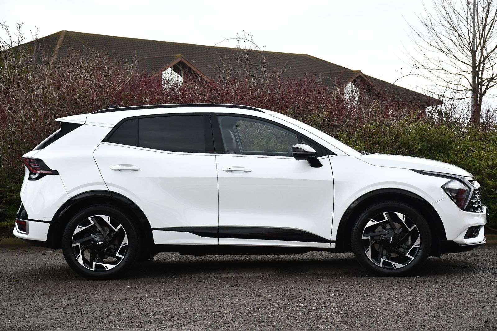 A 2023 KIA SPORTAGE 1.6 T-GDi MHEV GT-Line SUV 5dr Petrol Hybrid DCT Euro 6 (s/s) (148 bhp) A 2023 KIA SPORTAGE 1.6 T-GDi MHEV GT-Line SUV 5dr Petrol Hybrid DCT Euro 6 (s/s) (148 bhp)