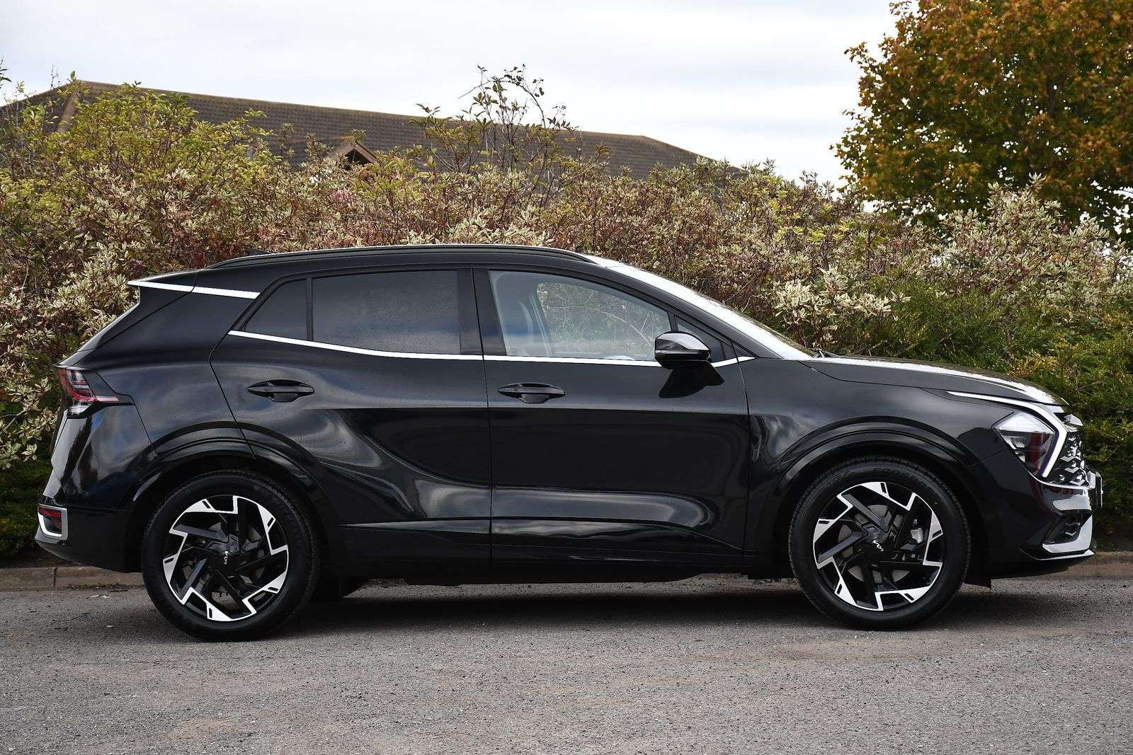 A 2024 KIA SPORTAGE 1.6 T-GDi MHEV GT-Line SUV 5dr Petrol Hybrid DCT Euro 6 (s/s) (157 bhp) A 2024 KIA SPORTAGE 1.6 T-GDi MHEV GT-Line SUV 5dr Petrol Hybrid DCT Euro 6 (s/s) (157 bhp)