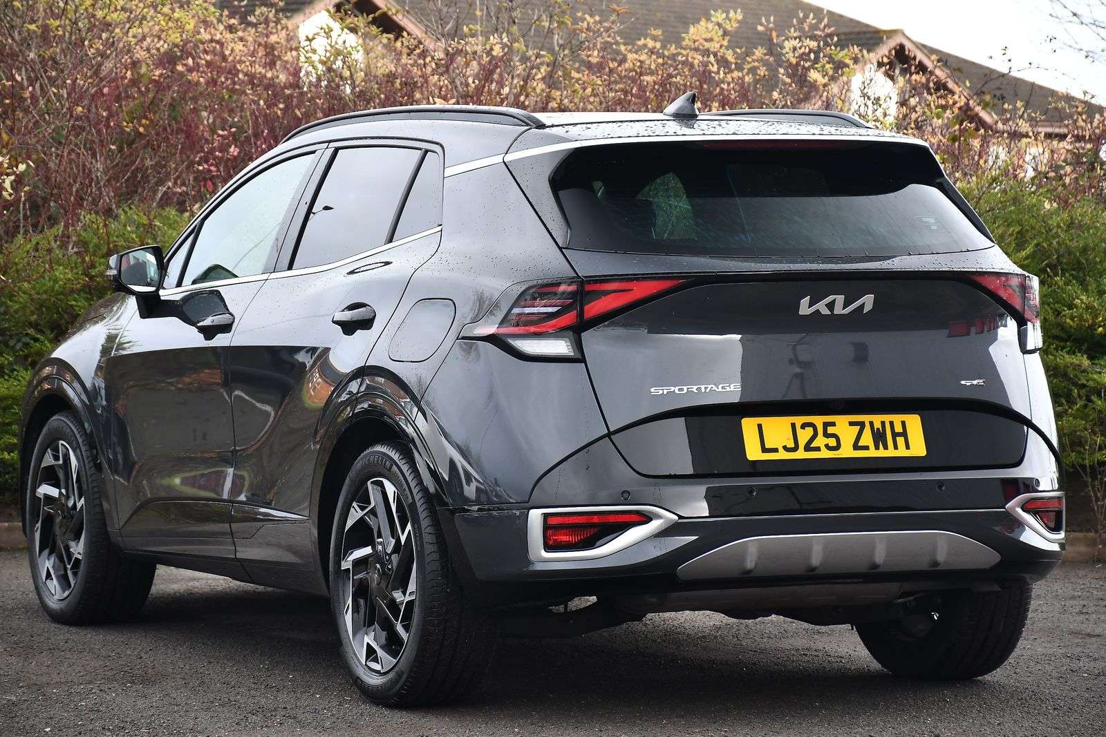 A 2025 KIA SPORTAGE 1.6 T-GDi MHEV GT-Line S SUV 5dr Petrol Hybrid DCT Euro 6 (s/s) (157 bhp) A 2025 KIA SPORTAGE 1.6 T-GDi MHEV GT-Line S SUV 5dr Petrol Hybrid DCT Euro 6 (s/s) (157 bhp)