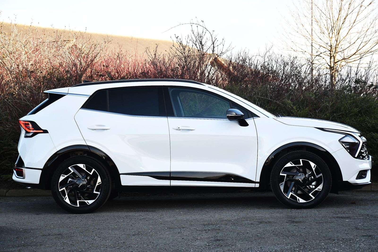 A 2025 KIA SPORTAGE 1.6 T-GDi MHEV GT-Line SUV 5dr Petrol Hybrid DCT Euro 6 (s/s) (157 bhp) A 2025 KIA SPORTAGE 1.6 T-GDi MHEV GT-Line SUV 5dr Petrol Hybrid DCT Euro 6 (s/s) (157 bhp)