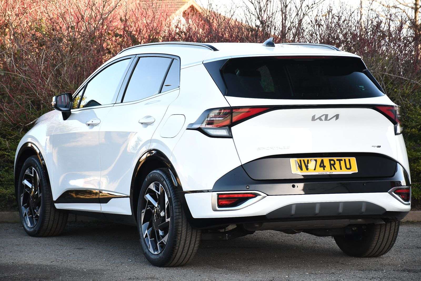 A 2025 KIA SPORTAGE 1.6 T-GDi MHEV GT-Line SUV 5dr Petrol Hybrid DCT Euro 6 (s/s) (157 bhp) A 2025 KIA SPORTAGE 1.6 T-GDi MHEV GT-Line SUV 5dr Petrol Hybrid DCT Euro 6 (s/s) (157 bhp)