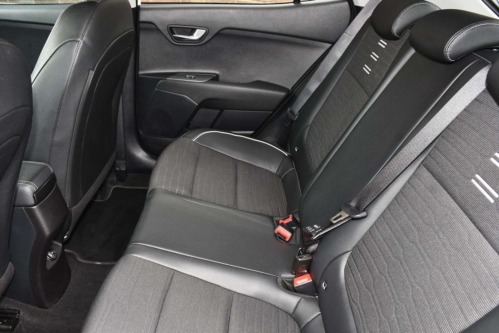 2025 KIA STONIC 2025 KIA STONIC