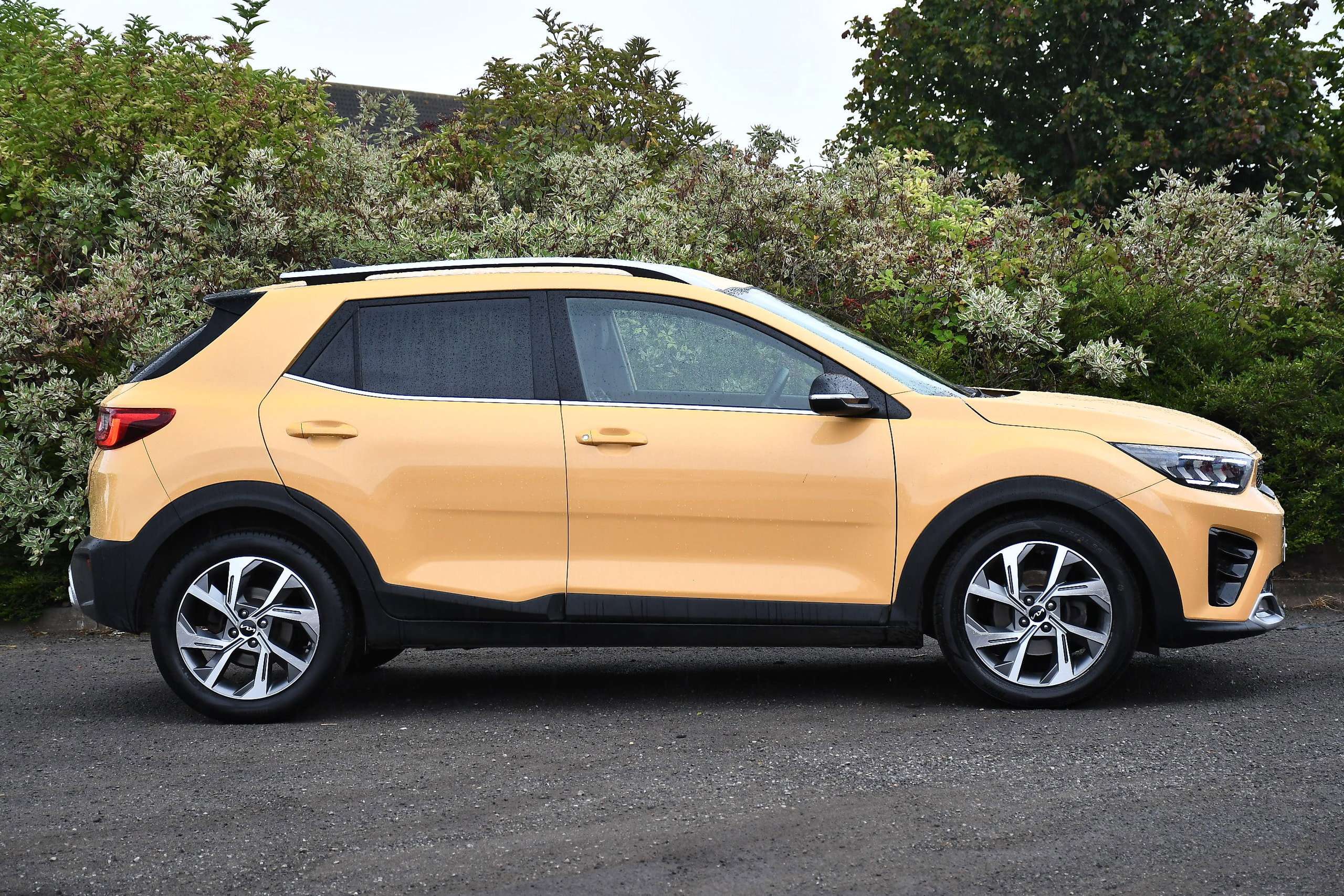 A 2024 KIA STONIC 1.0 T-GDi GT-Line SUV 5dr Petrol DCT Euro 6 (s/s) (98 bhp) A 2024 KIA STONIC 1.0 T-GDi GT-Line SUV 5dr Petrol DCT Euro 6 (s/s) (98 bhp)