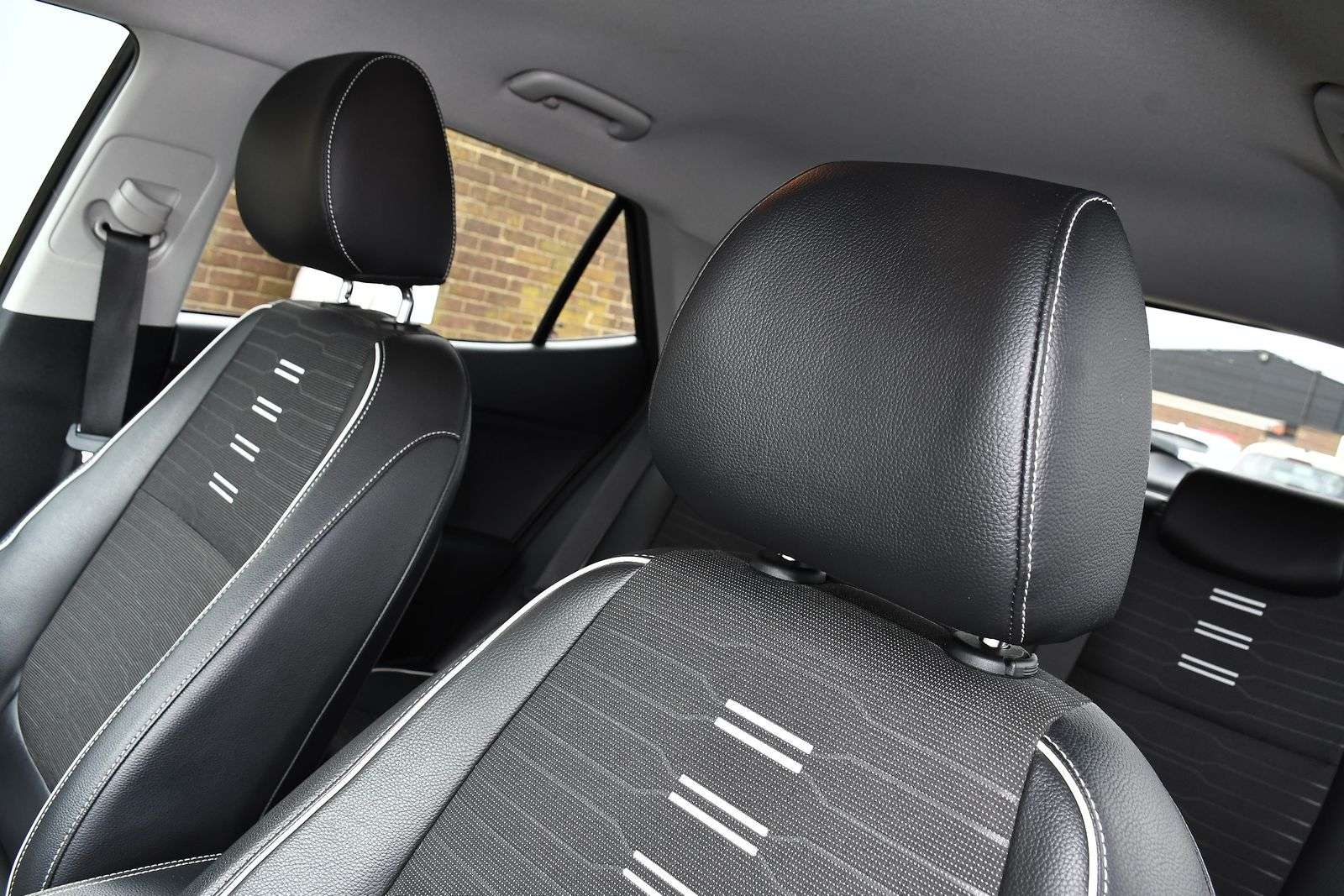 2023 KIA STONIC 2023 KIA STONIC