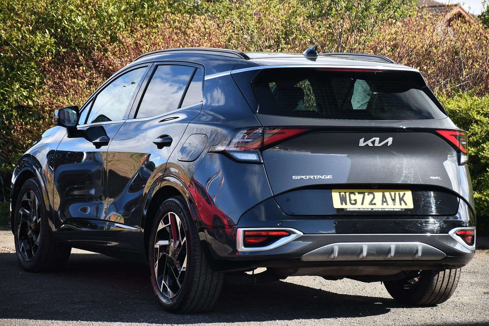 A 2023 KIA SPORTAGE 1.6 T-GDi MHEV GT-Line S SUV 5dr Petrol Hybrid DCT AWD Euro 6 (s/s) (148 bhp) A 2023 KIA SPORTAGE 1.6 T-GDi MHEV GT-Line S SUV 5dr Petrol Hybrid DCT AWD Euro 6 (s/s) (148 bhp)