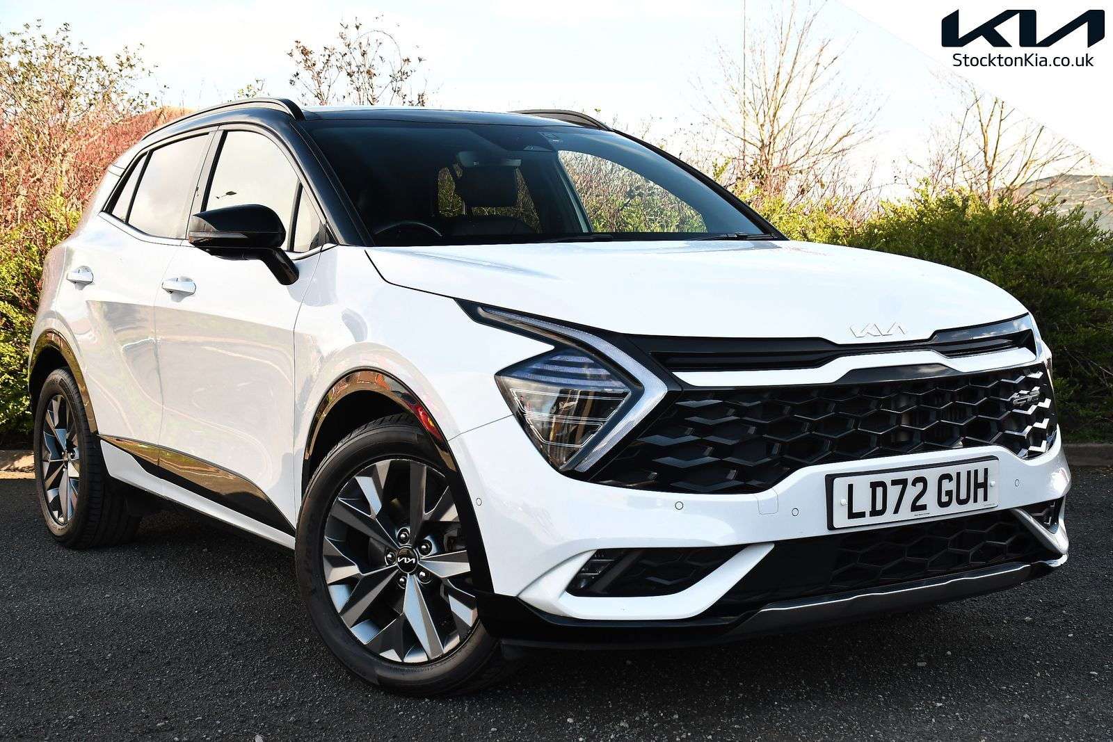 A 2022 KIA SPORTAGE 1.6 h T-GDi GT-Line S SUV 5dr Petrol Hybrid Auto AWD Euro 6 (s/s) (226 bhp) A 2022 KIA SPORTAGE 1.6 h T-GDi GT-Line S SUV 5dr Petrol Hybrid Auto AWD Euro 6 (s/s) (226 bhp)