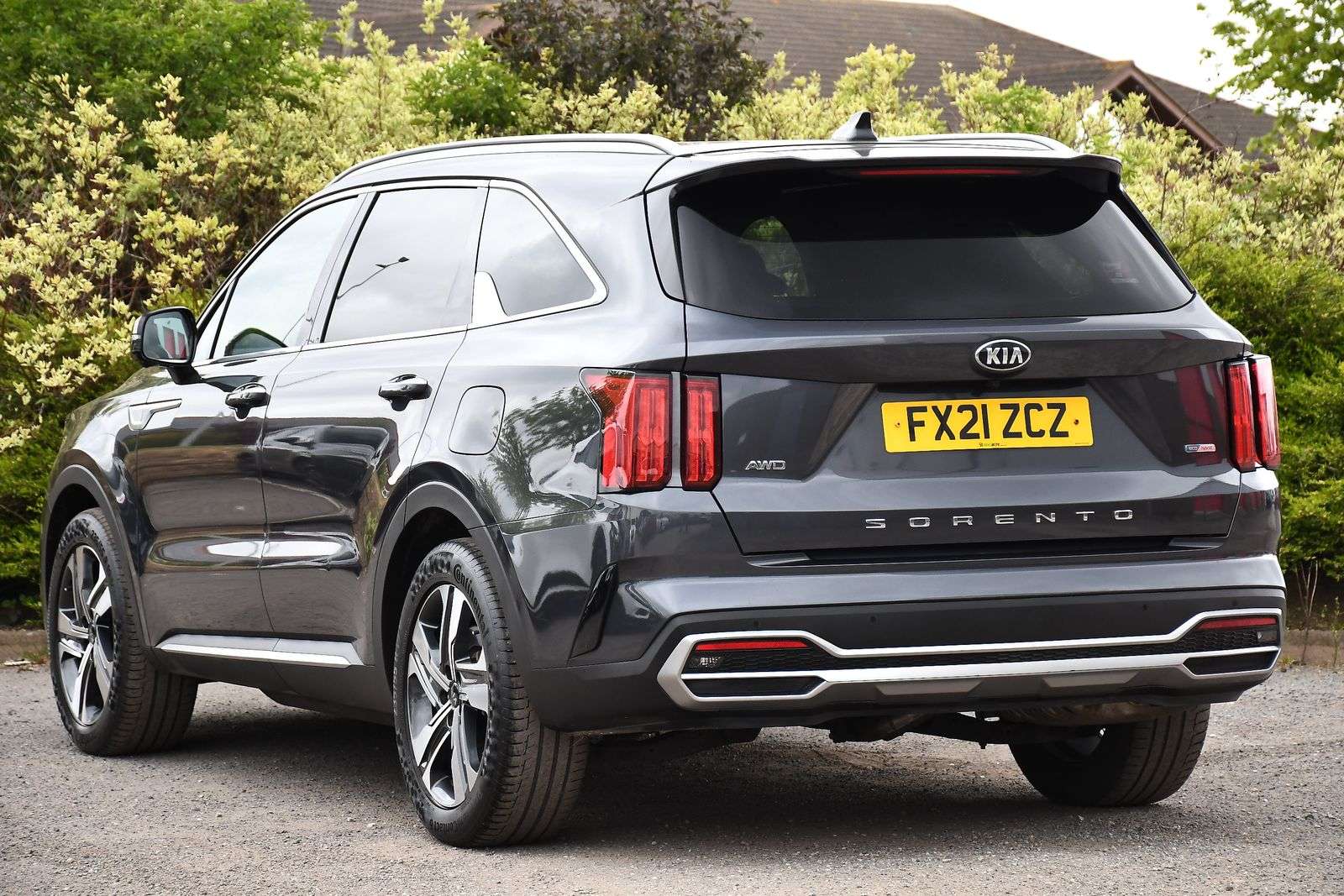 A 2021 KIA SORENTO 1.6 h T-GDi 4 SUV 5dr Petrol Hybrid Auto AWD Euro 6 (s/s) (226 bhp) A 2021 KIA SORENTO 1.6 h T-GDi 4 SUV 5dr Petrol Hybrid Auto AWD Euro 6 (s/s) (226 bhp)