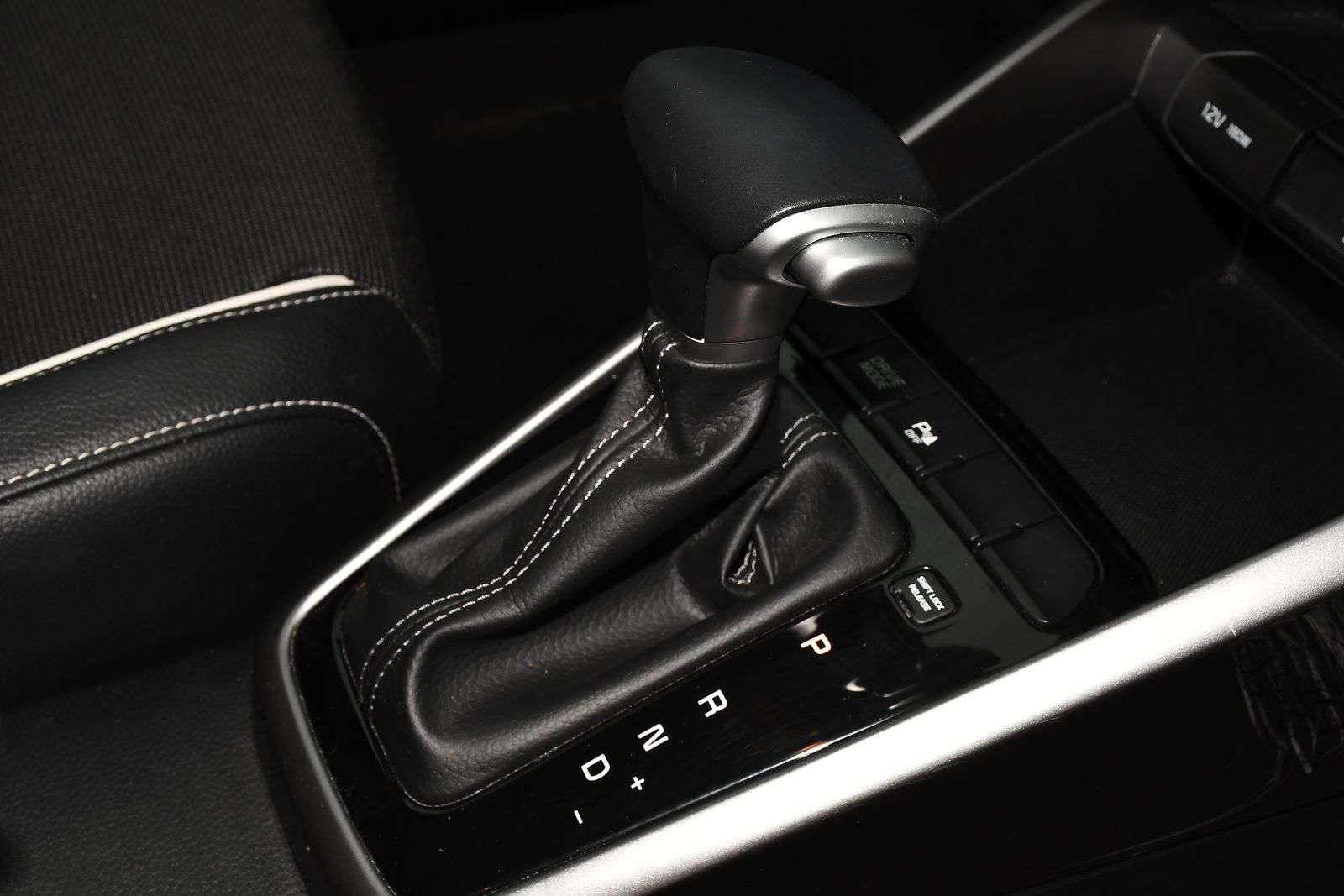 2023 KIA STONIC 2023 KIA STONIC