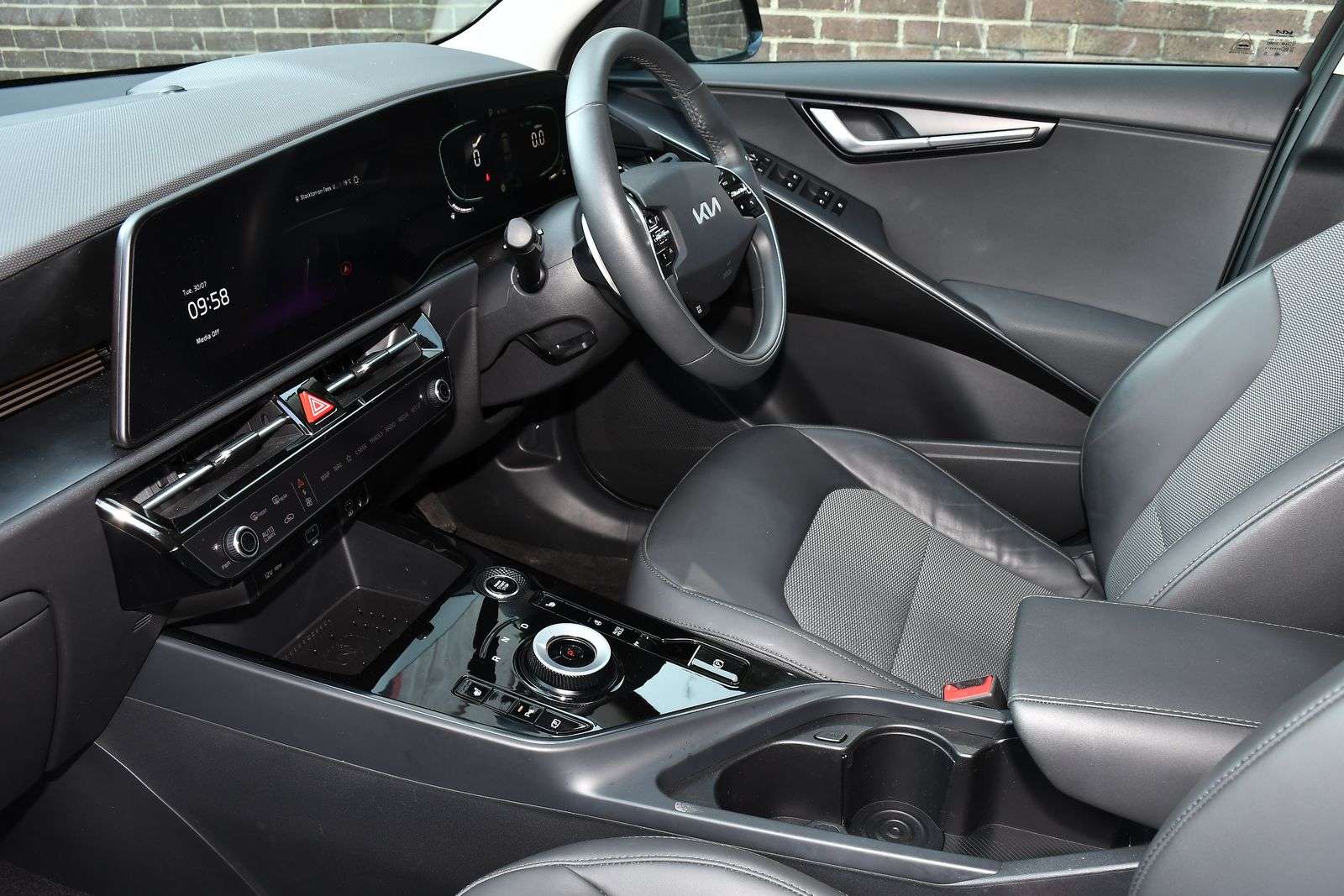 A 2022 KIA NIRO 1.6h GDi 3 SUV 5dr Petrol Hybrid DCT Euro 6 (s/s) (139 bhp) A 2022 KIA NIRO 1.6h GDi 3 SUV 5dr Petrol Hybrid DCT Euro 6 (s/s) (139 bhp)