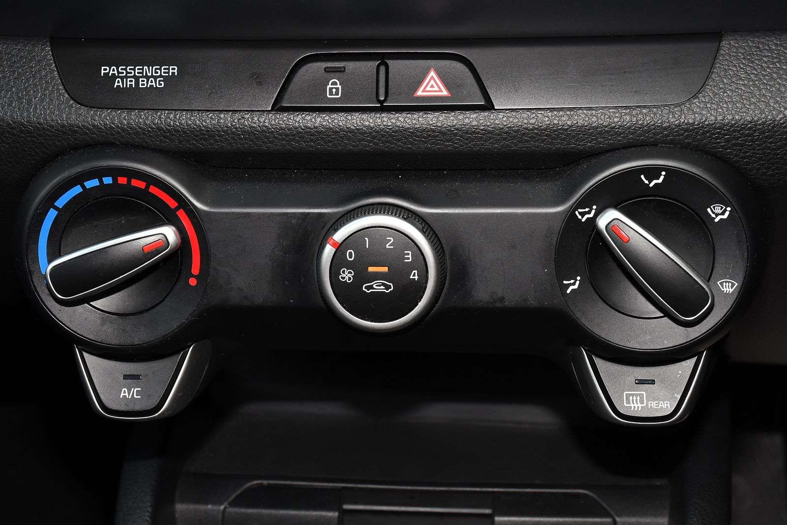 2024 KIA STONIC 2024 KIA STONIC