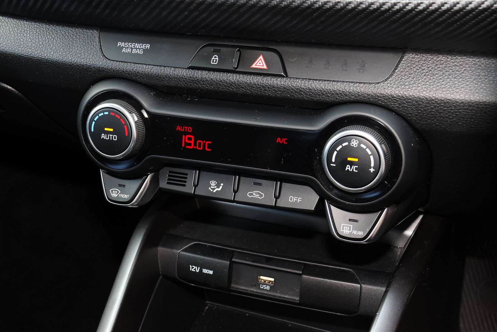 2023 KIA STONIC 2023 KIA STONIC