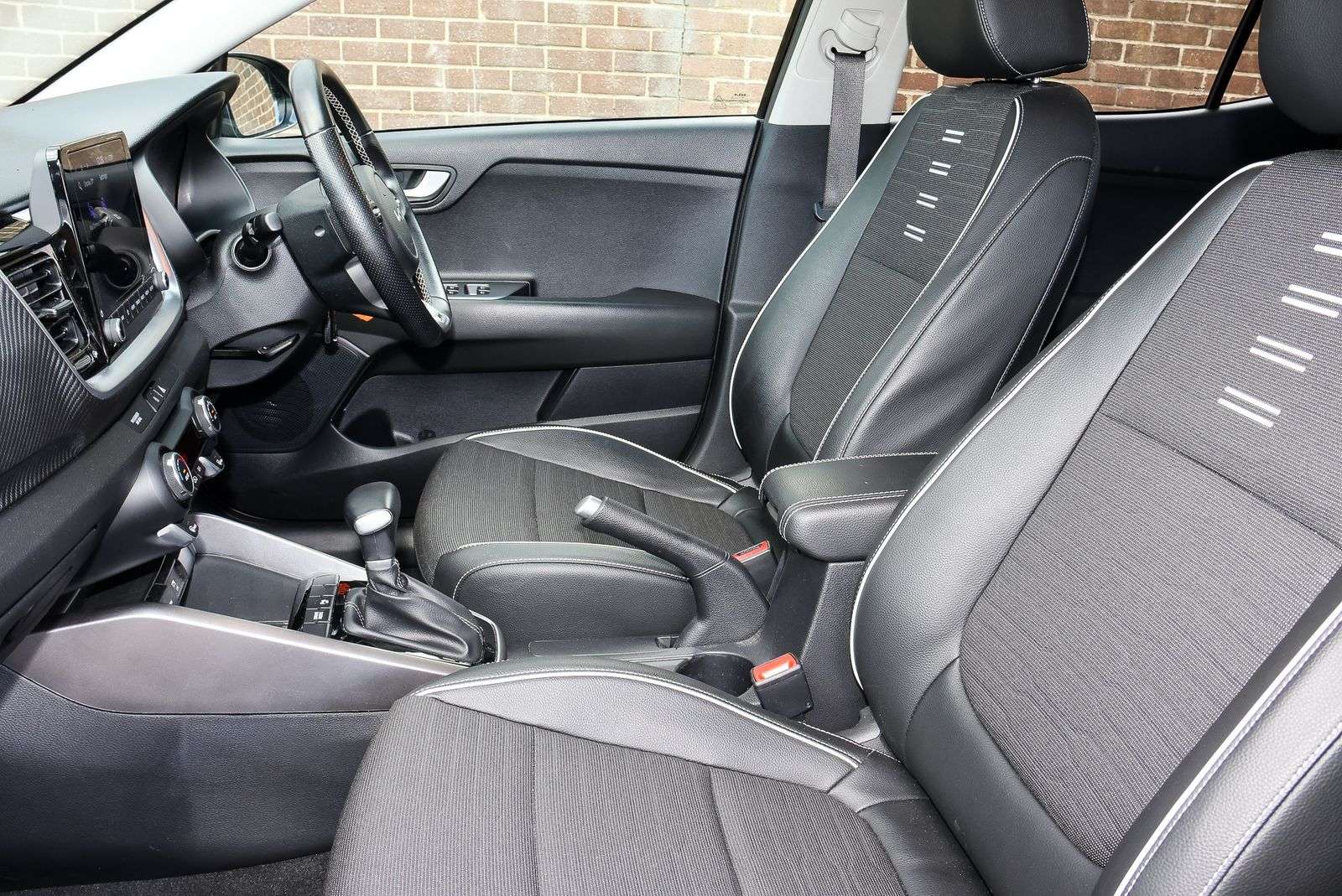 2023 KIA STONIC 2023 KIA STONIC