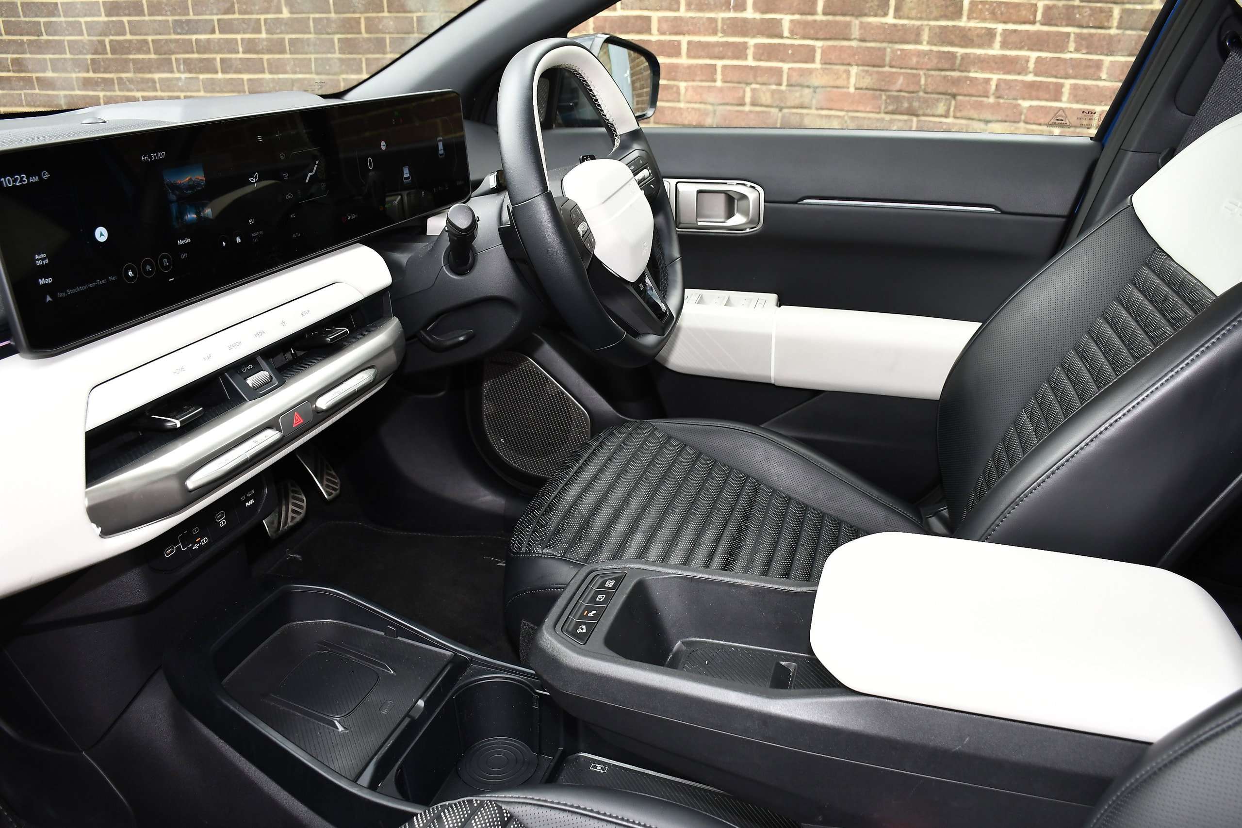 A 2025 KIA EV4 81.4kWh GT-Line S Hatchback 5dr Electric Auto (201 bhp) A 2025 KIA EV4 81.4kWh GT-Line S Hatchback 5dr Electric Auto (201 bhp)