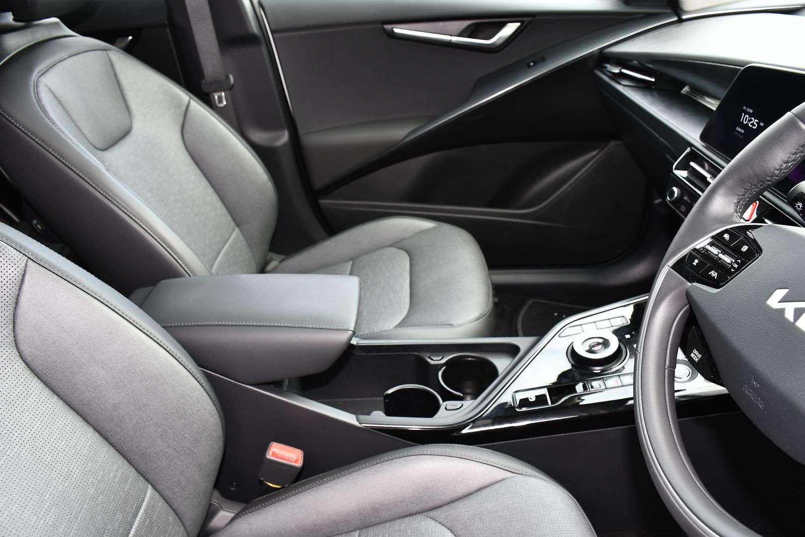 2025 KIA NIRO 2025 KIA NIRO