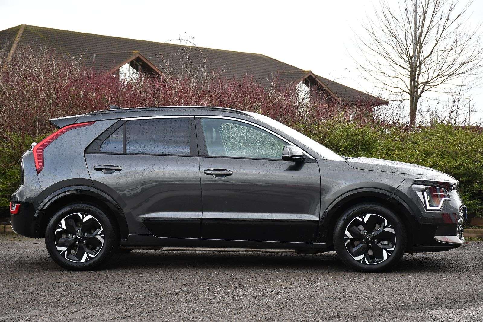 A 2025 KIA NIRO 64.8kWh 4 SUV 5dr Electric Auto (201 bhp) A 2025 KIA NIRO 64.8kWh 4 SUV 5dr Electric Auto (201 bhp)