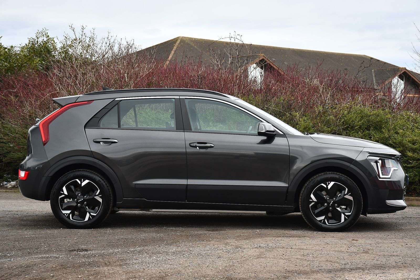 A 2025 KIA NIRO 64.8kWh 2 SUV 5dr Electric Auto (201 bhp) A 2025 KIA NIRO 64.8kWh 2 SUV 5dr Electric Auto (201 bhp)