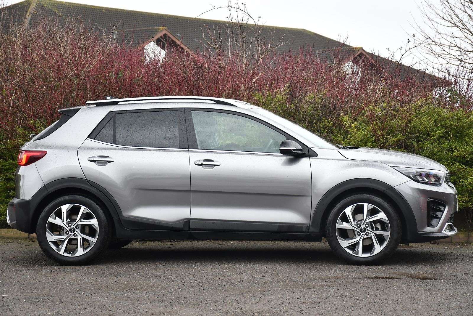 A 2024 KIA STONIC 1.0 T-GDi MHEV GT-Line S SUV 5dr Petrol Hybrid Manual Euro 6 (s/s) (118 bhp) A 2024 KIA STONIC 1.0 T-GDi MHEV GT-Line S SUV 5dr Petrol Hybrid Manual Euro 6 (s/s) (118 bhp)