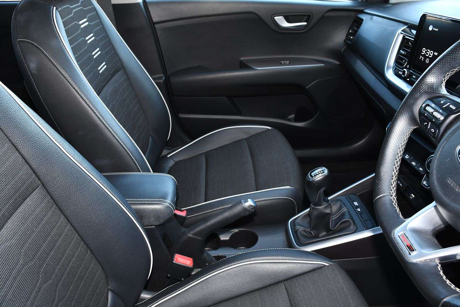2021 KIA STONIC 2021 KIA STONIC