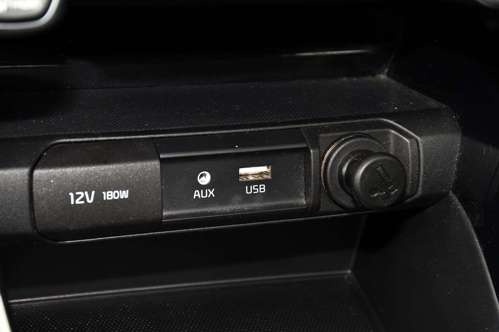 2019 KIA STONIC 2019 KIA STONIC