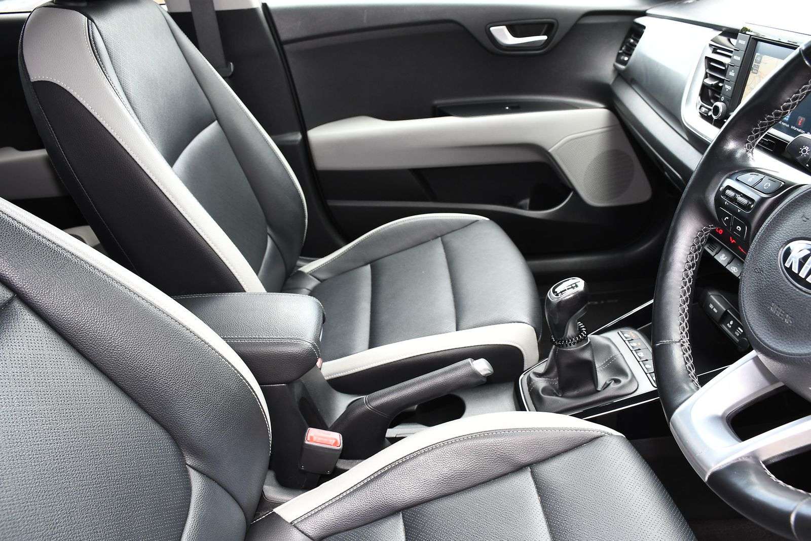 2019 KIA STONIC 2019 KIA STONIC