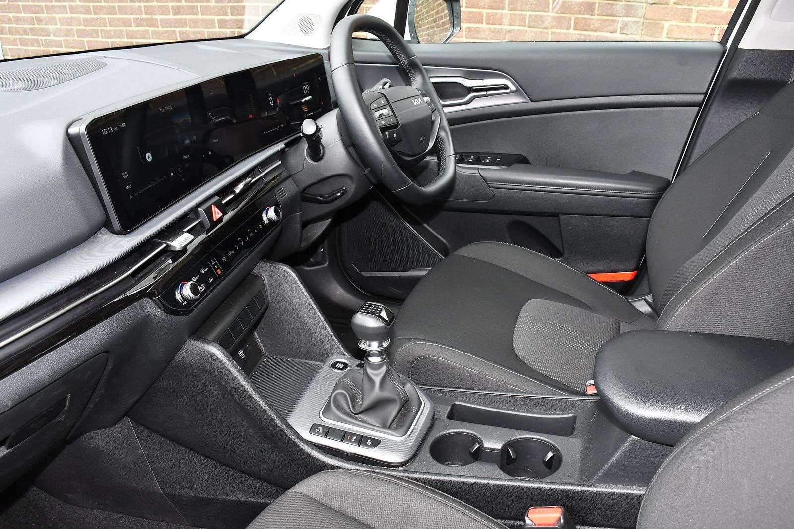 A 2025 KIA SPORTAGE 1.6 T-GDi Pure SUV 5dr Petrol Manual Euro 6 (s/s) (147 bhp) A 2025 KIA SPORTAGE 1.6 T-GDi Pure SUV 5dr Petrol Manual Euro 6 (s/s) (147 bhp)