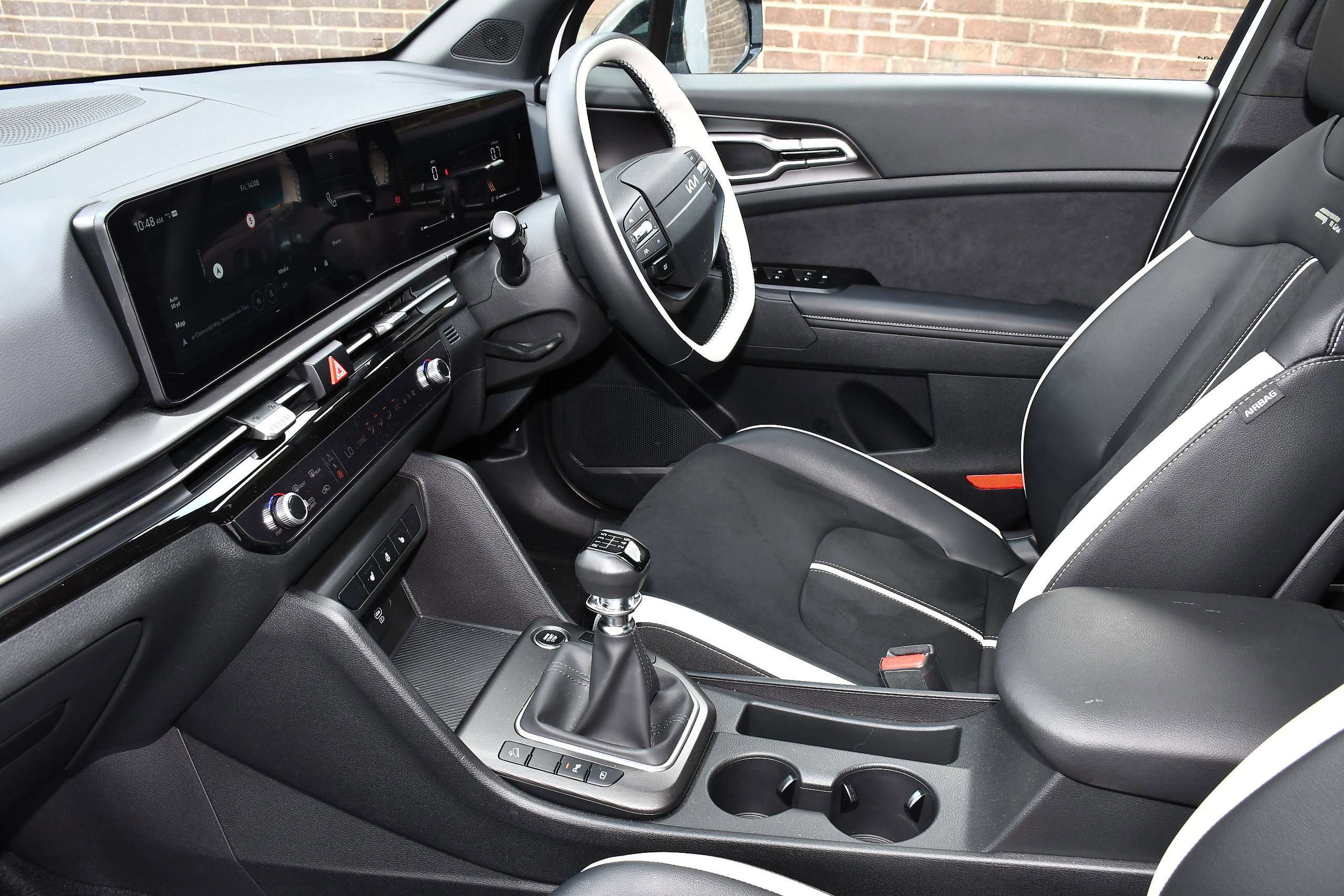 A 2026 KIA SPORTAGE 1.6 T-GDi GT-Line SUV 5dr Petrol Manual Euro 6 (s/s) (147 bhp) A 2026 KIA SPORTAGE 1.6 T-GDi GT-Line SUV 5dr Petrol Manual Euro 6 (s/s) (147 bhp)
