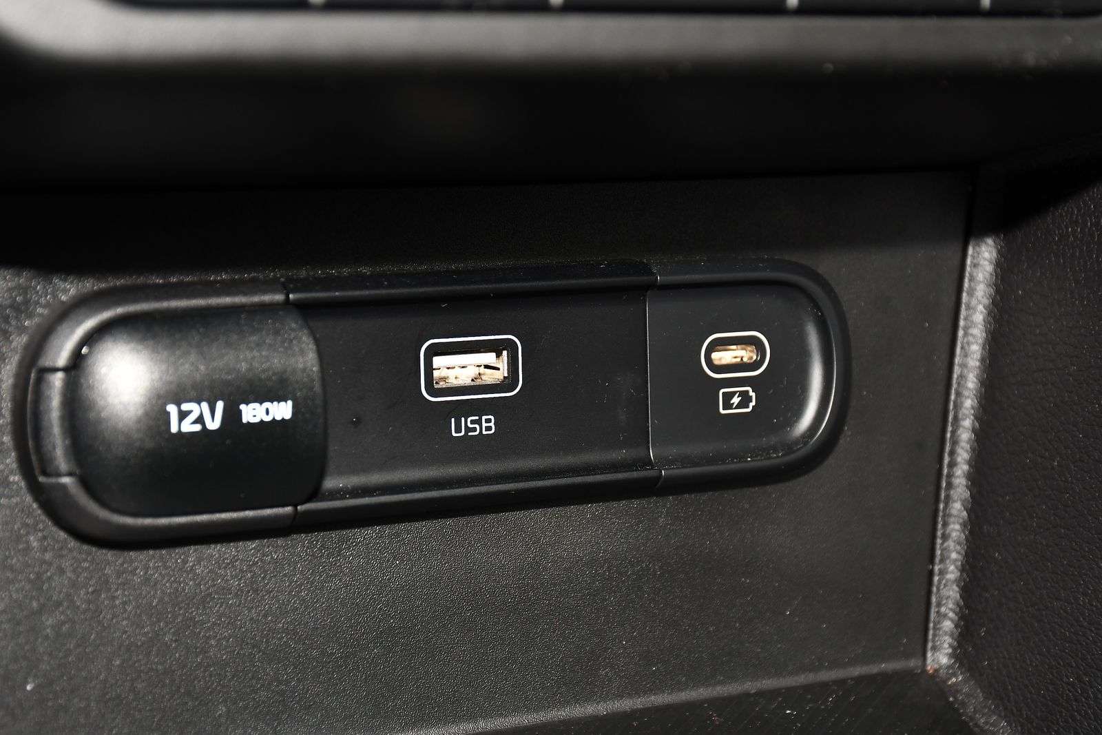 2023 KIA SPORTAGE 2023 KIA SPORTAGE