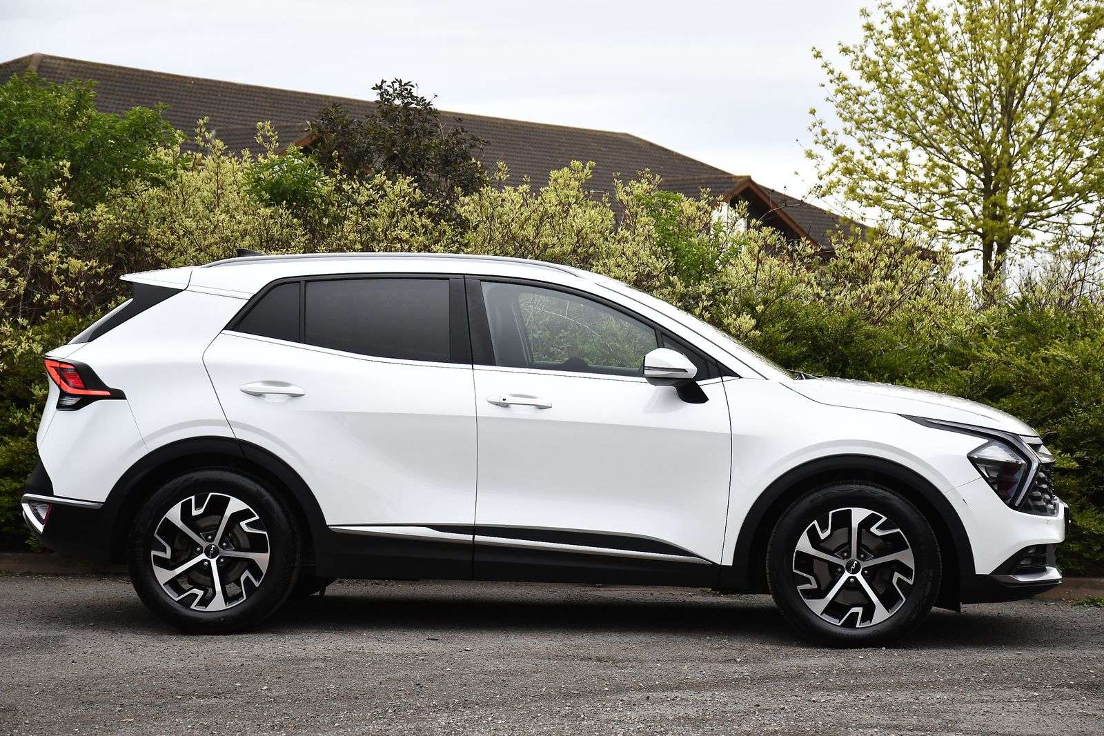 A 2024 KIA SPORTAGE 1.6 T-GDi 3 SUV 5dr Petrol Manual Euro 6 (s/s) (148 bhp) A 2024 KIA SPORTAGE 1.6 T-GDi 3 SUV 5dr Petrol Manual Euro 6 (s/s) (148 bhp)