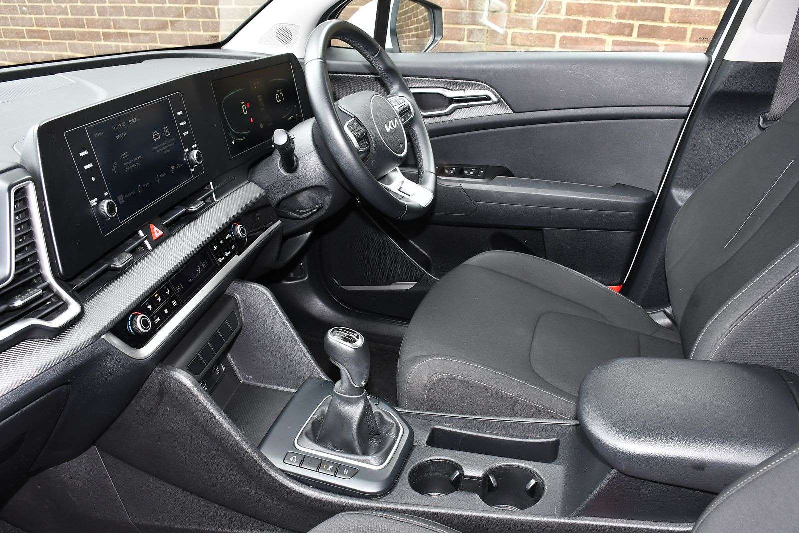 A 2023 KIA SPORTAGE 1.6 T-GDi 2 SUV 5dr Petrol Manual Euro 6 (s/s) (148 bhp) A 2023 KIA SPORTAGE 1.6 T-GDi 2 SUV 5dr Petrol Manual Euro 6 (s/s) (148 bhp)