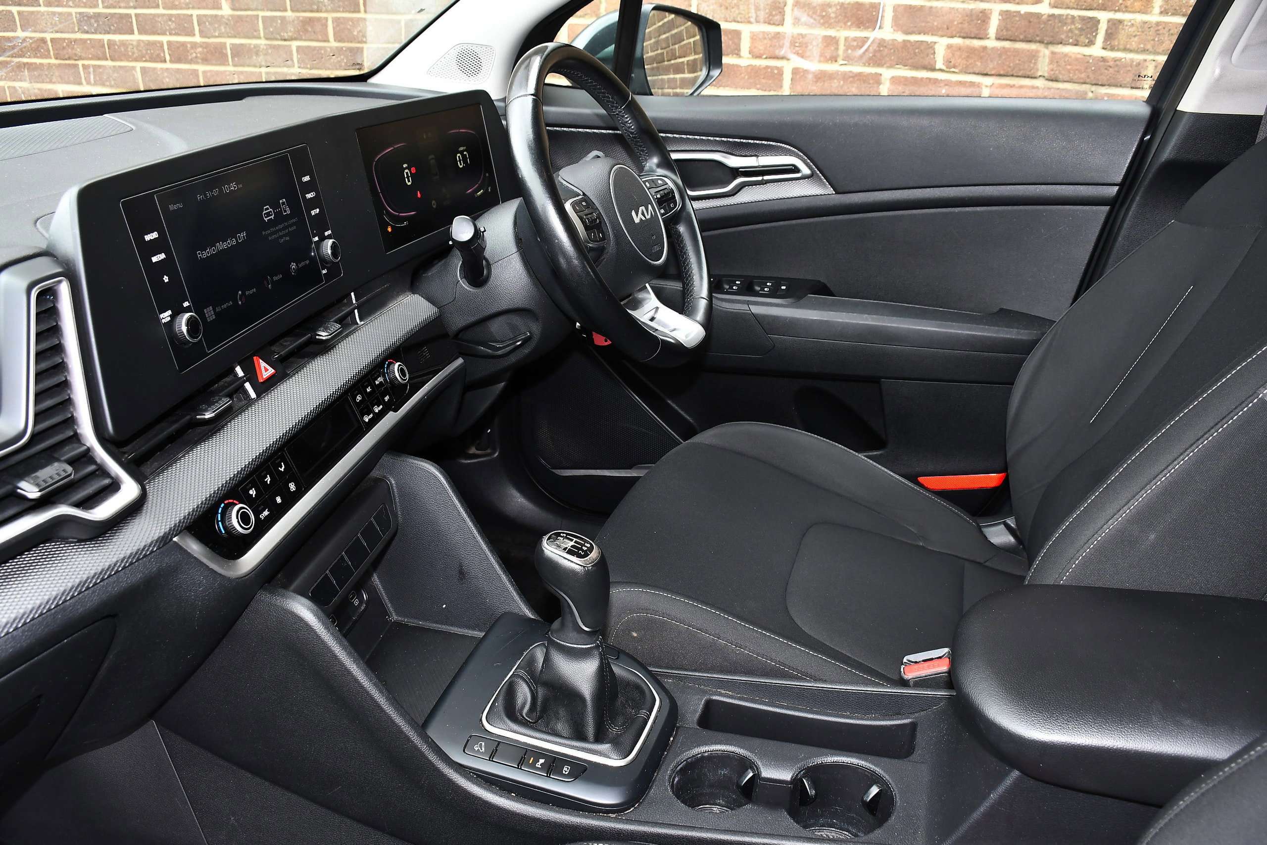 A 2023 KIA SPORTAGE 1.6 T-GDi 2 SUV 5dr Petrol Manual Euro 6 (s/s) (148 bhp) A 2023 KIA SPORTAGE 1.6 T-GDi 2 SUV 5dr Petrol Manual Euro 6 (s/s) (148 bhp)