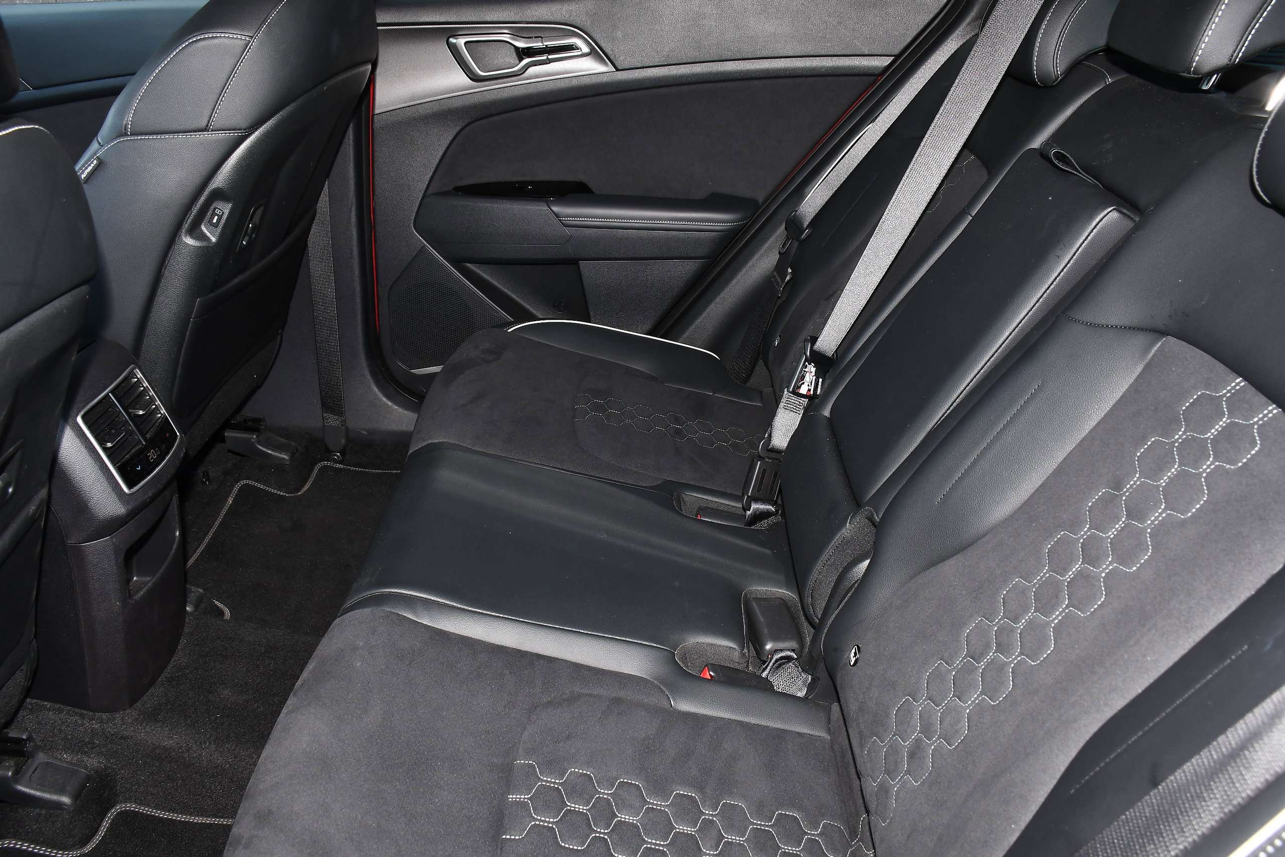 2023 KIA SPORTAGE 2023 KIA SPORTAGE
