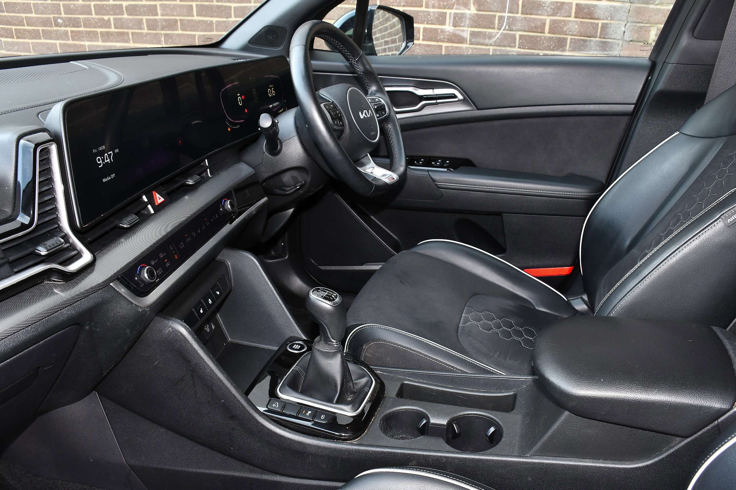 A 2023 KIA SPORTAGE 1.6 T-GDi GT-Line SUV 5dr Petrol Manual Euro 6 (s/s) (148 bhp) A 2023 KIA SPORTAGE 1.6 T-GDi GT-Line SUV 5dr Petrol Manual Euro 6 (s/s) (148 bhp)