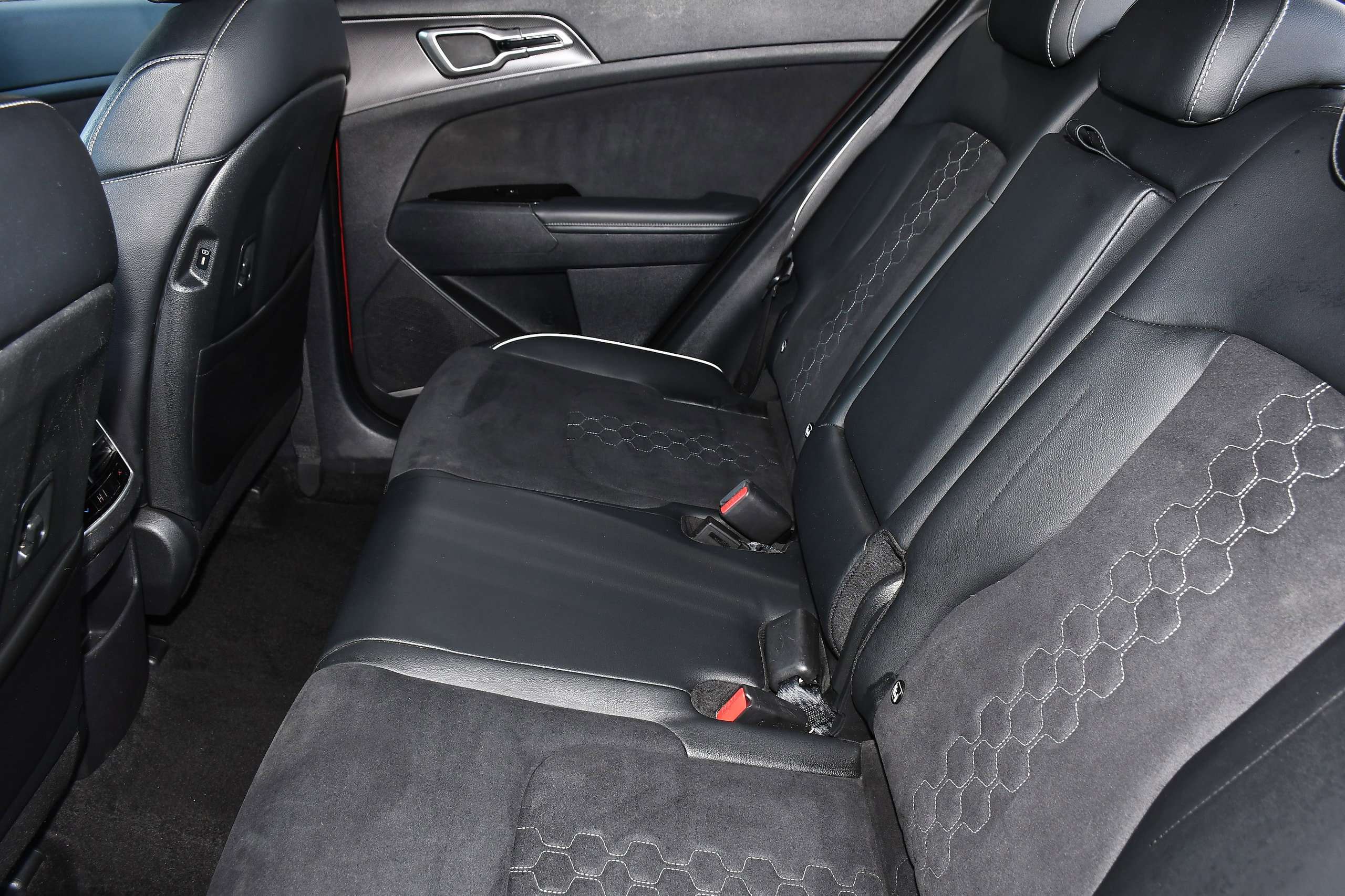 2023 KIA SPORTAGE 2023 KIA SPORTAGE