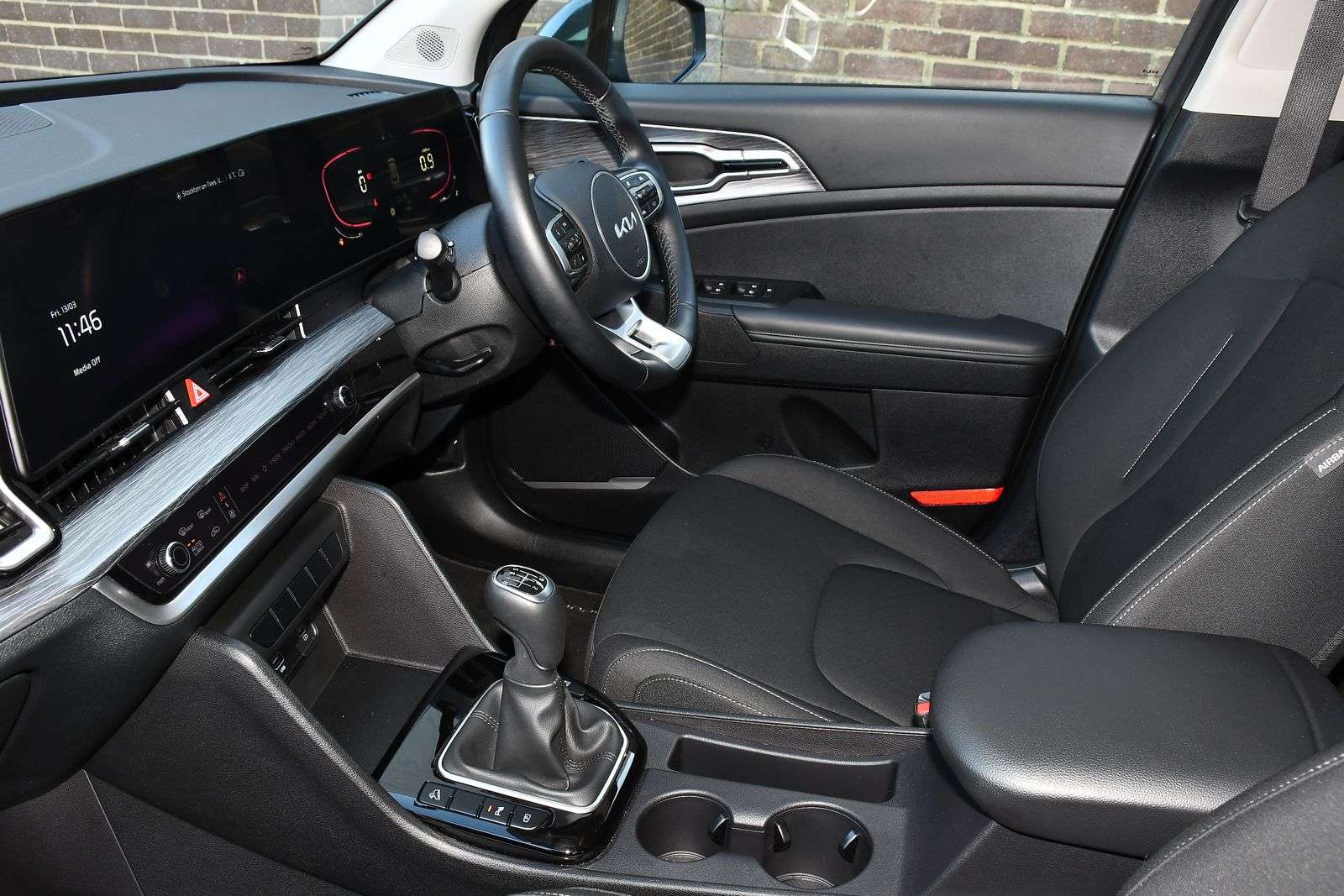 A 2024 KIA SPORTAGE 1.6 T-GDi MHEV 2 SUV 5dr Petrol Hybrid Manual Euro 6 (s/s) (157 bhp) A 2024 KIA SPORTAGE 1.6 T-GDi MHEV 2 SUV 5dr Petrol Hybrid Manual Euro 6 (s/s) (157 bhp)