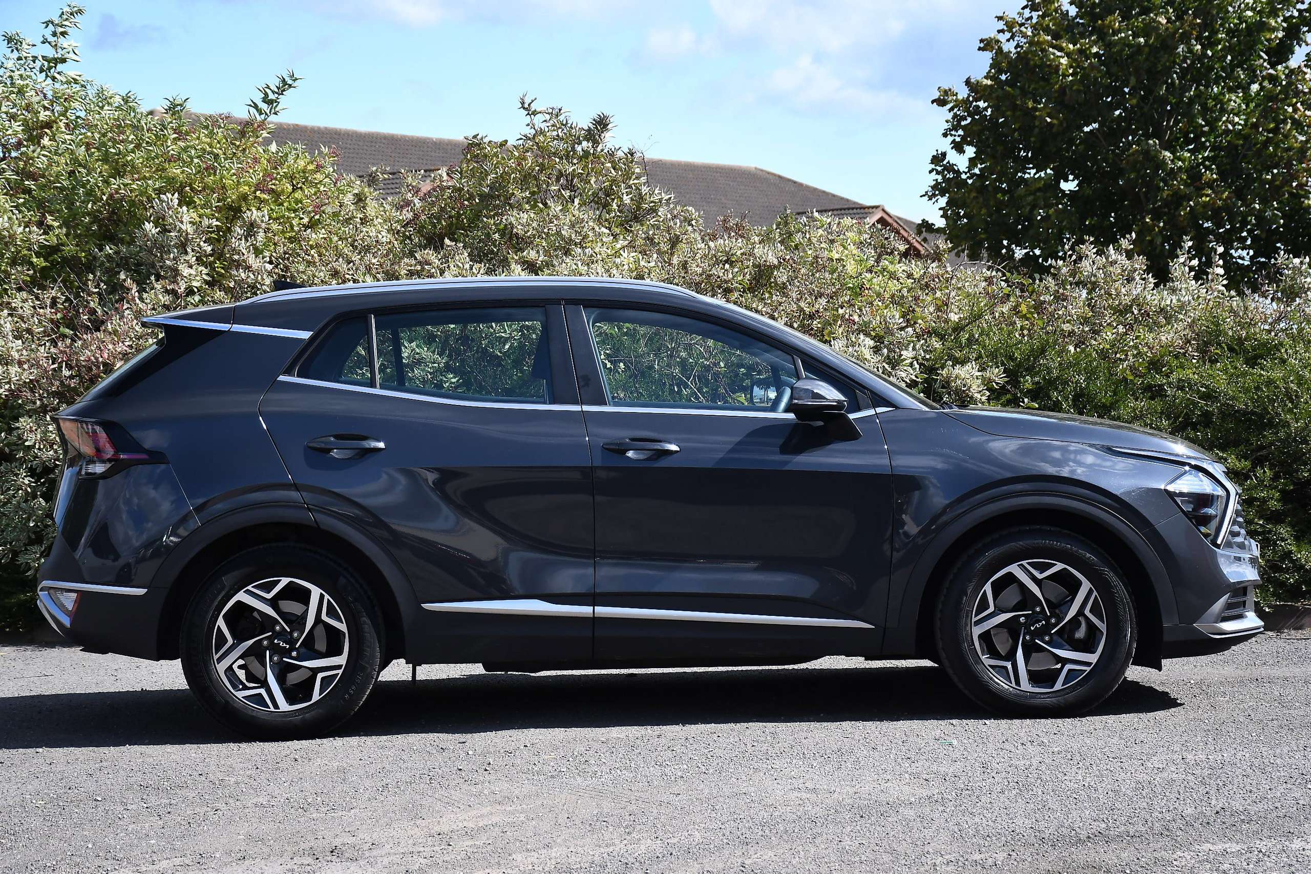 A 2024 KIA SPORTAGE 1.6 T-GDi MHEV 2 SUV 5dr Petrol Hybrid Manual Euro 6 (s/s) (157 bhp) A 2024 KIA SPORTAGE 1.6 T-GDi MHEV 2 SUV 5dr Petrol Hybrid Manual Euro 6 (s/s) (157 bhp)