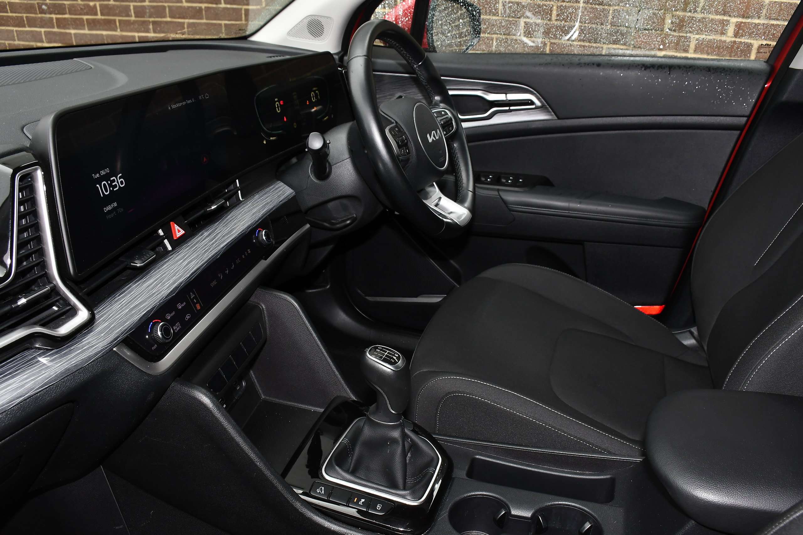 A 2024 KIA SPORTAGE 1.6 T-GDi MHEV 2 SUV 5dr Petrol Hybrid Manual Euro 6 (s/s) (157 bhp) A 2024 KIA SPORTAGE 1.6 T-GDi MHEV 2 SUV 5dr Petrol Hybrid Manual Euro 6 (s/s) (157 bhp)