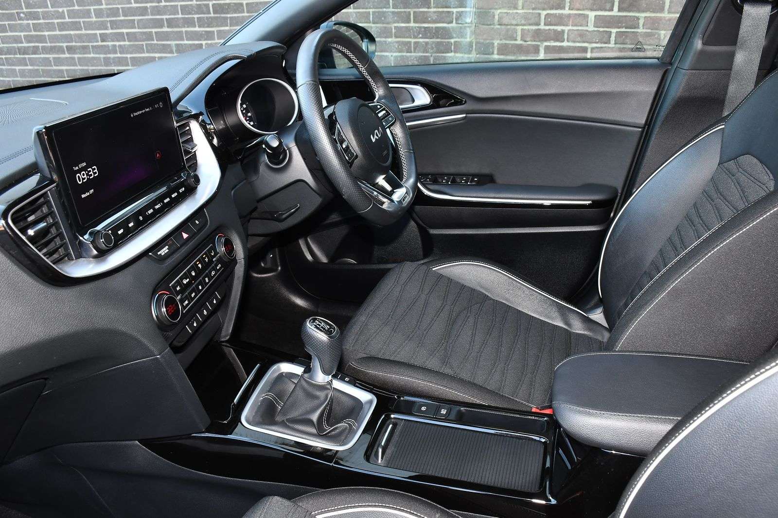 A 2024 KIA PROCEED 1.5 T-GDi GT-Line Shooting Brake 5dr Petrol Manual Euro 6 (s/s) (158 bhp) A 2024 KIA PROCEED 1.5 T-GDi GT-Line Shooting Brake 5dr Petrol Manual Euro 6 (s/s) (158 bhp)