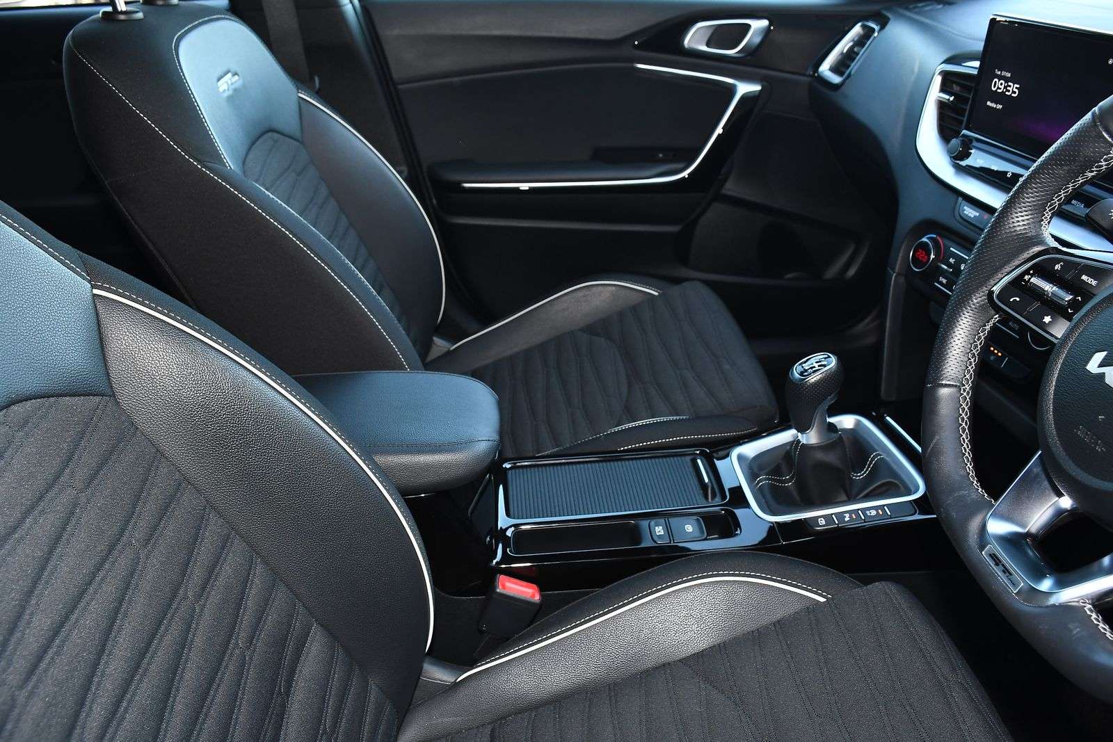 2024 KIA PROCEED 2024 KIA PROCEED