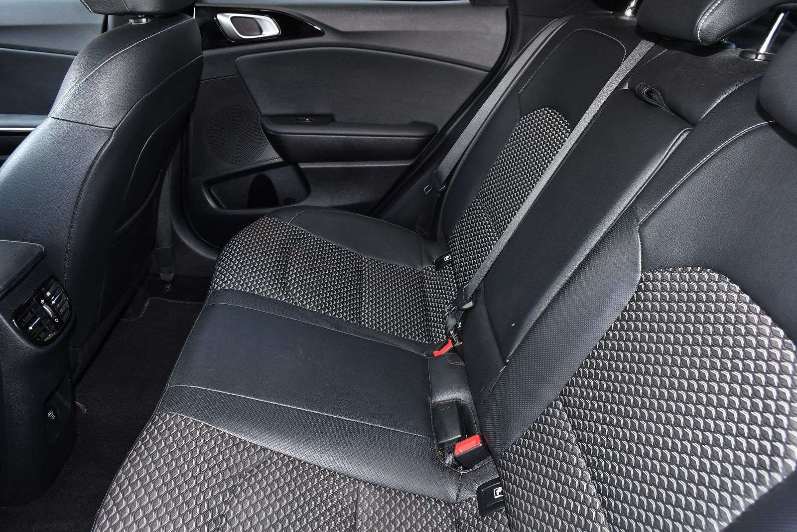 2023 KIA XCEED 2023 KIA XCEED