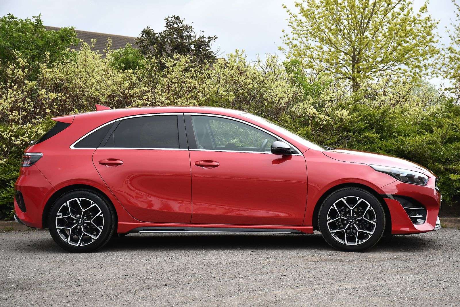 A 2024 KIA CEED 1.5 T-GDi GT-Line Hatchback 5dr Petrol Manual Euro 6 (s/s) (158 bhp) A 2024 KIA CEED 1.5 T-GDi GT-Line Hatchback 5dr Petrol Manual Euro 6 (s/s) (158 bhp)