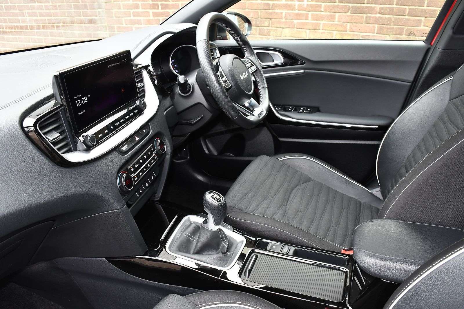 A 2024 KIA CEED 1.5 T-GDi GT-Line Hatchback 5dr Petrol Manual Euro 6 (s/s) (158 bhp) A 2024 KIA CEED 1.5 T-GDi GT-Line Hatchback 5dr Petrol Manual Euro 6 (s/s) (158 bhp)