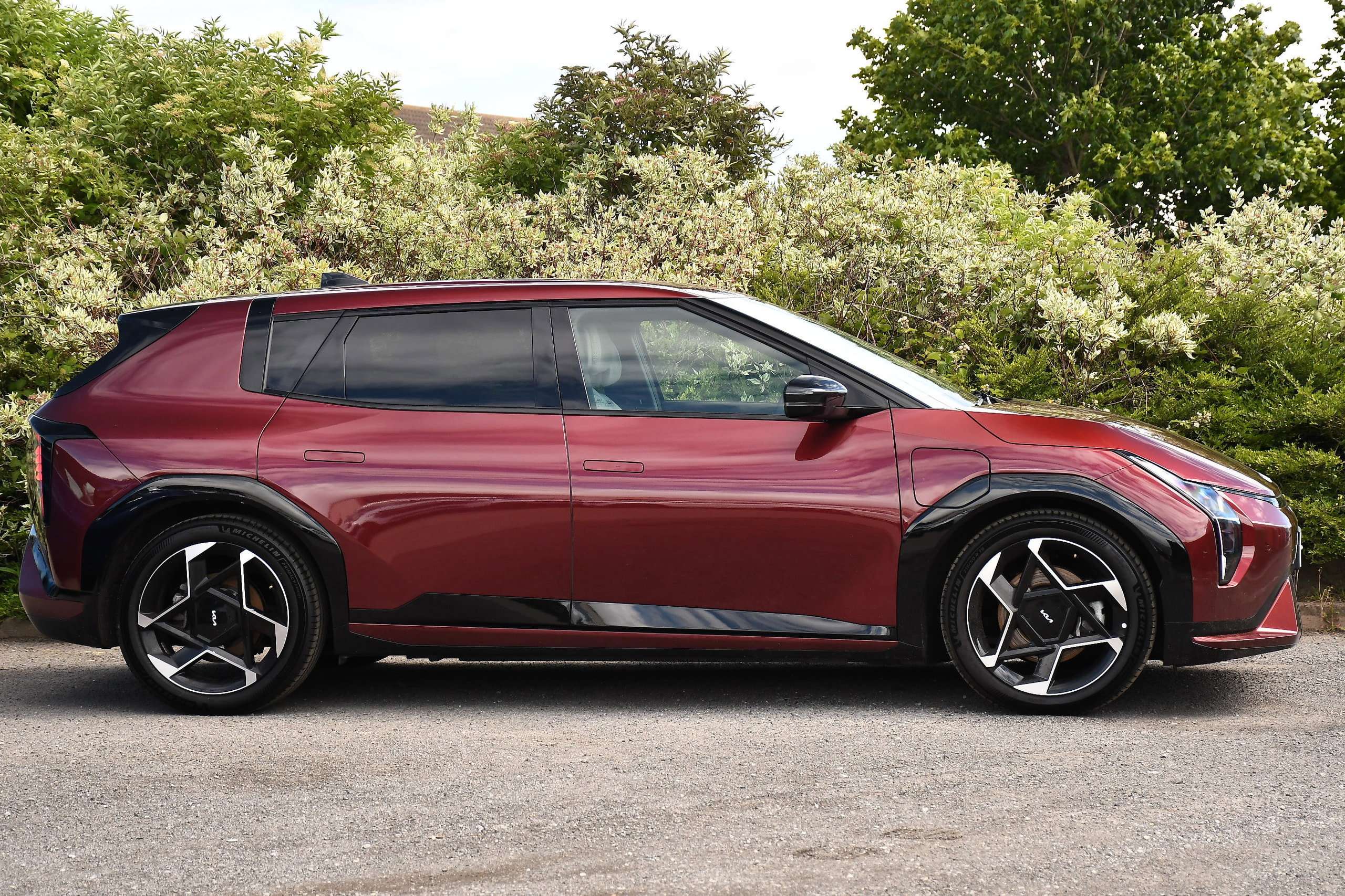 A 2025 KIA EV4 81.4kWh GT-Line Hatchback 5dr Electric Auto (201 bhp) A 2025 KIA EV4 81.4kWh GT-Line Hatchback 5dr Electric Auto (201 bhp)