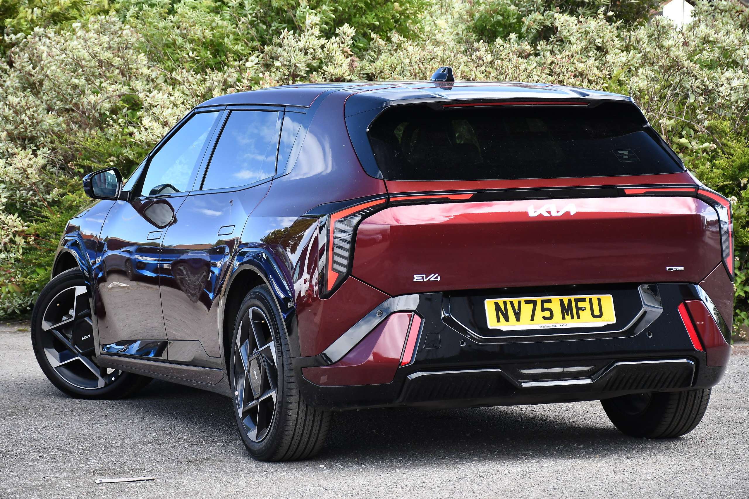 A 2025 KIA EV4 81.4kWh GT-Line Hatchback 5dr Electric Auto (201 bhp) A 2025 KIA EV4 81.4kWh GT-Line Hatchback 5dr Electric Auto (201 bhp)