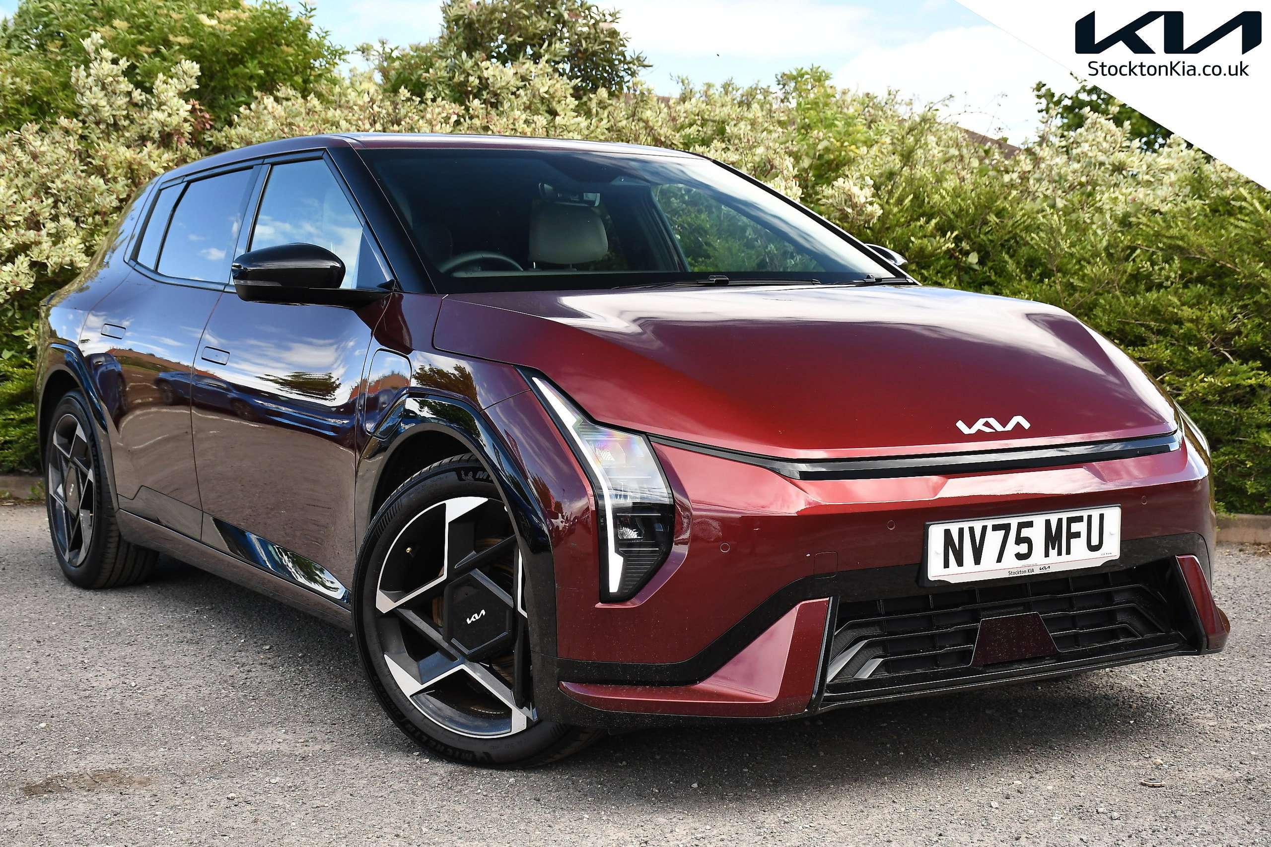A 2025 KIA EV4 81.4kWh GT-Line Hatchback 5dr Electric Auto (201 bhp) A 2025 KIA EV4 81.4kWh GT-Line Hatchback 5dr Electric Auto (201 bhp)